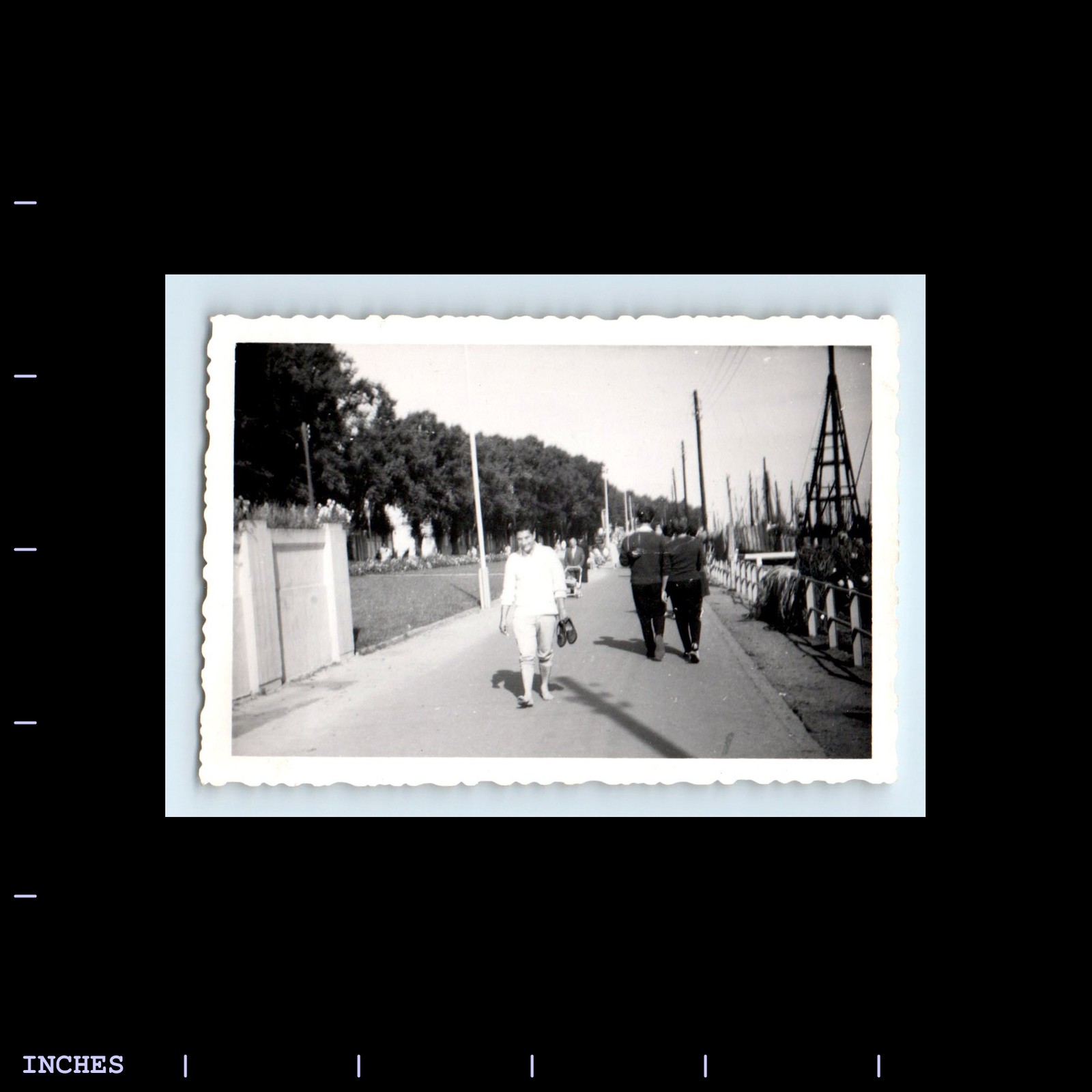 Old Vintage Photo STREET SCENE MEN WOMEN WALKING