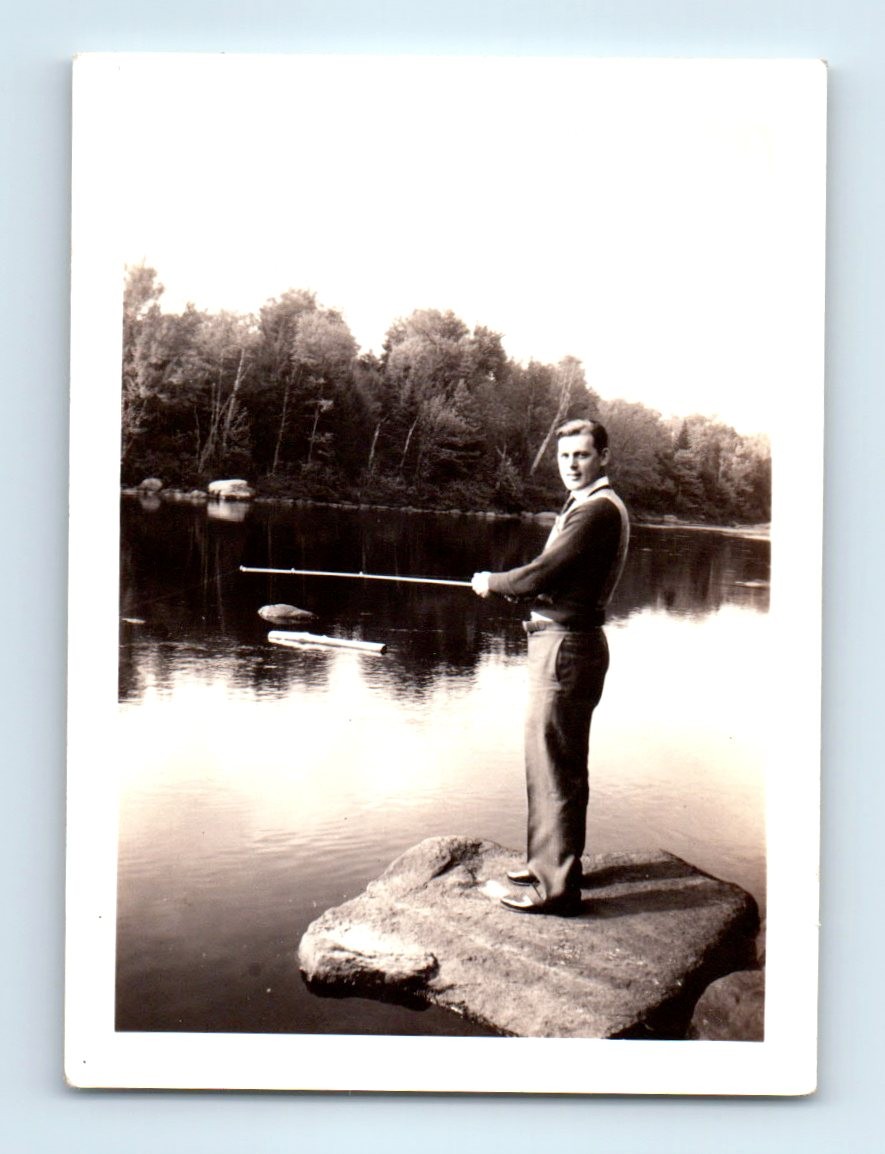 Old Vintage Photo HANDSOME SOLO MAN FISHING AT LAKE STUD BEEFCAKE HUNK SNAPSHOT