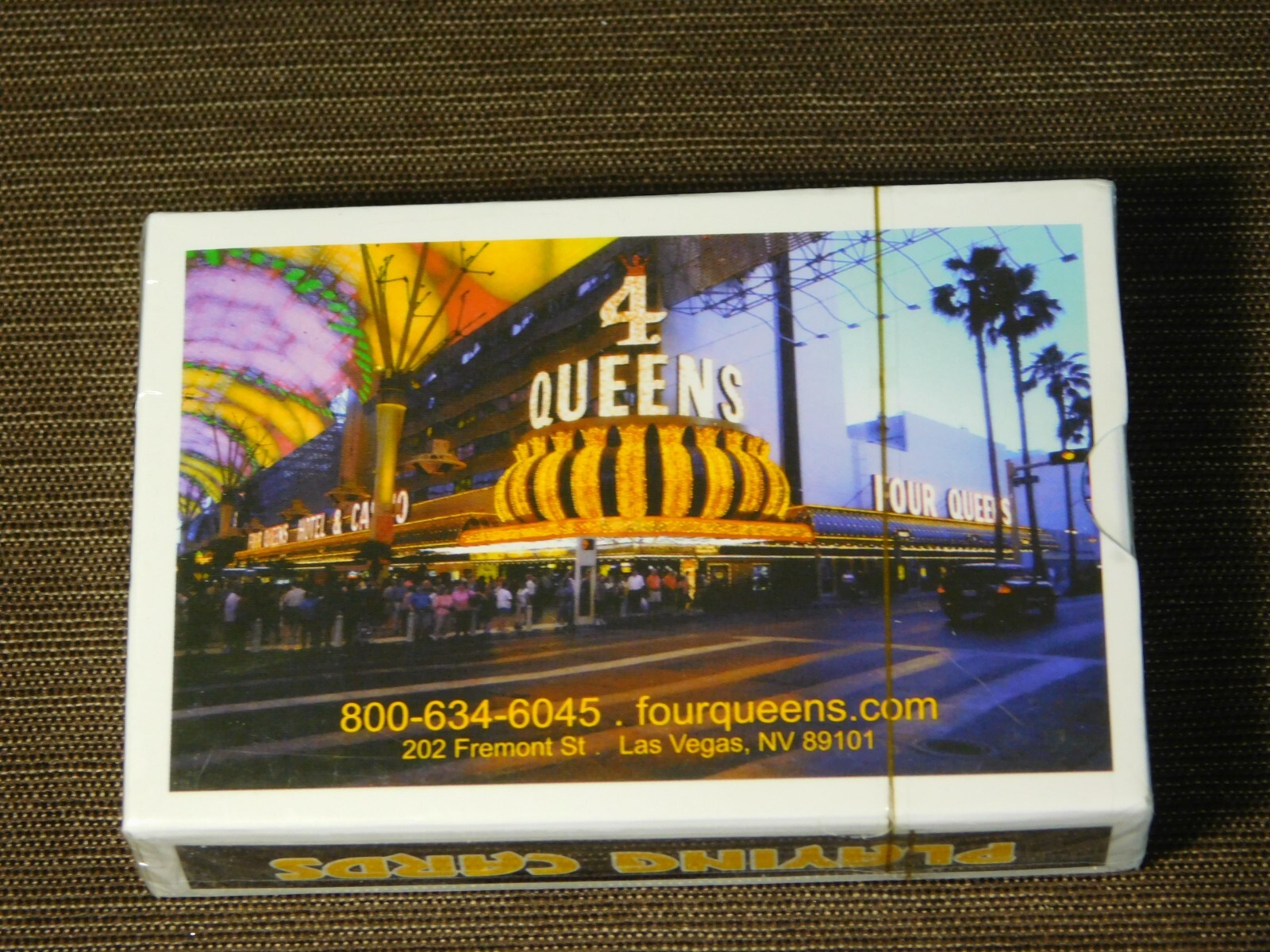 VINTAGE LAS VEGAS HOTEL CASINO PLAYING CARDS 4 QUEENS NEW SEALED