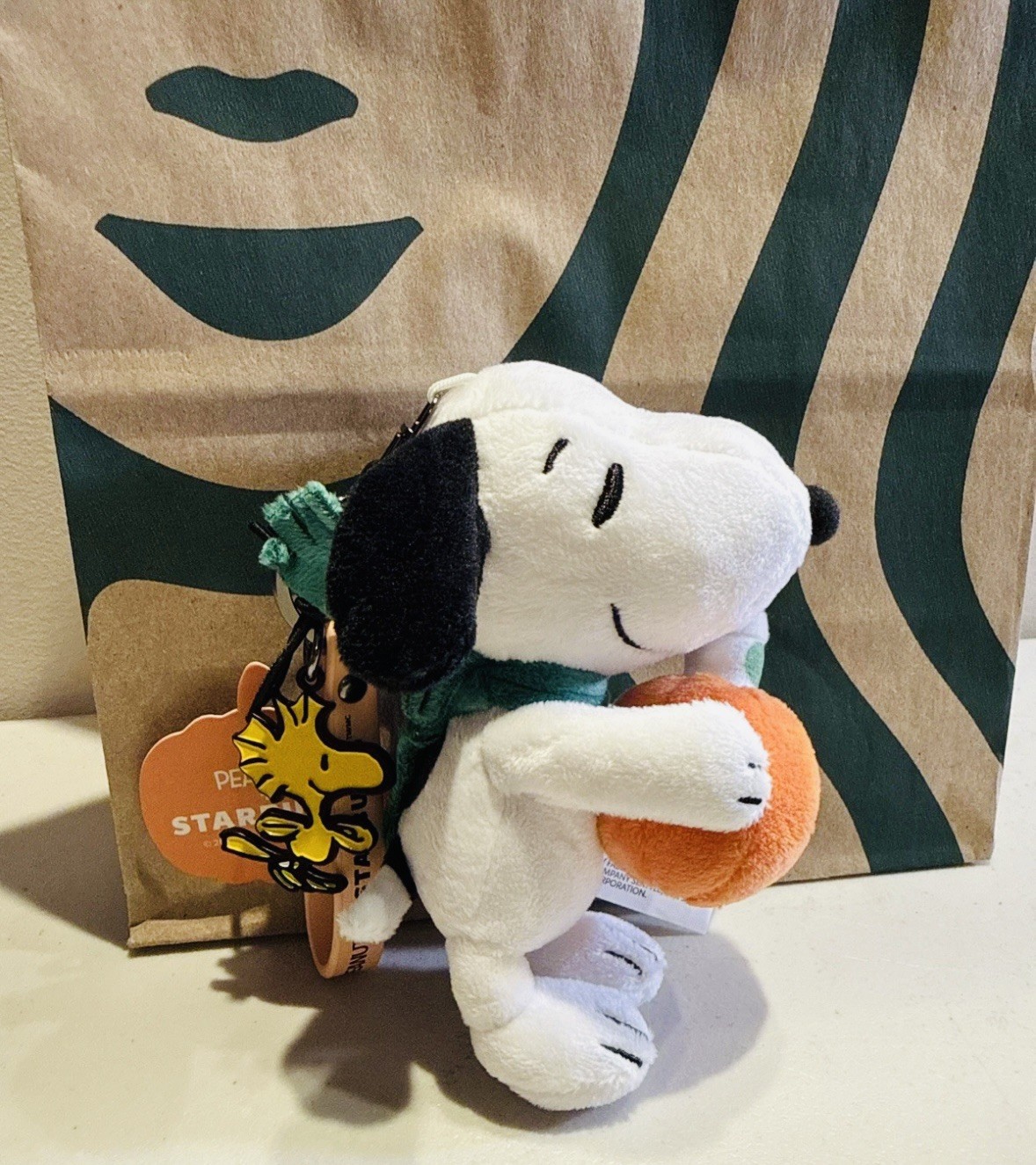 🧡NWT Starbucks 2026 Limited Edition Peanuts Snoopy Plush Bag Charm/Keychain