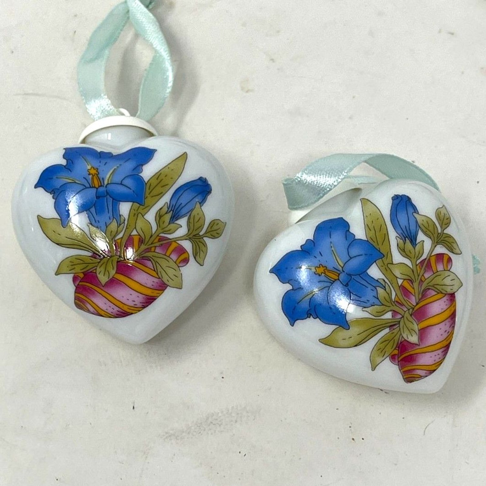 Die Lowenmarke Hutschenreuther Germany Lot of 2 Heart and Flower Ornaments *NEW*