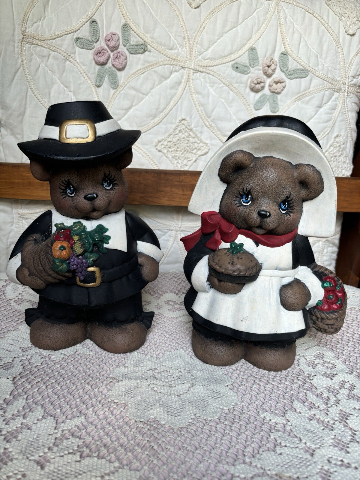 Pilgram Bears, VINTAGE Thanksgiving Holiday Hand Painted Ceramic Bear Boy & Girl