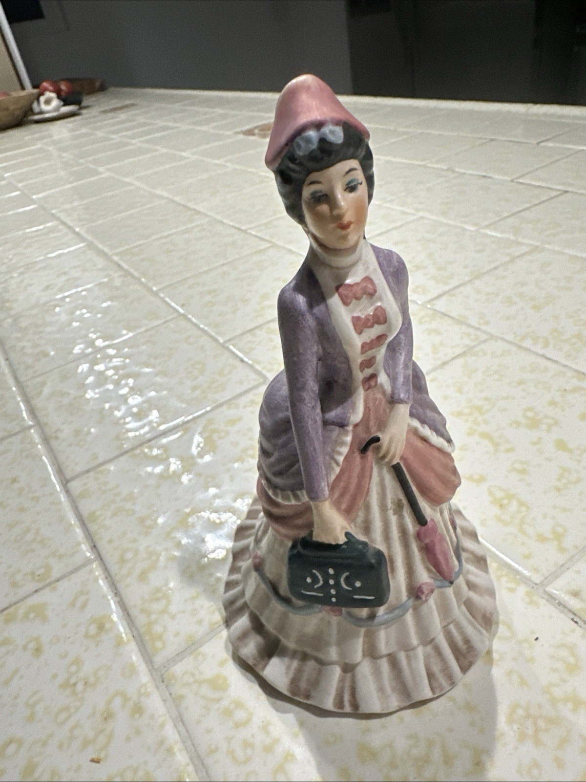 AVON 1973 Mrs Albee First Lady Award Goebel Rare  2617/6500