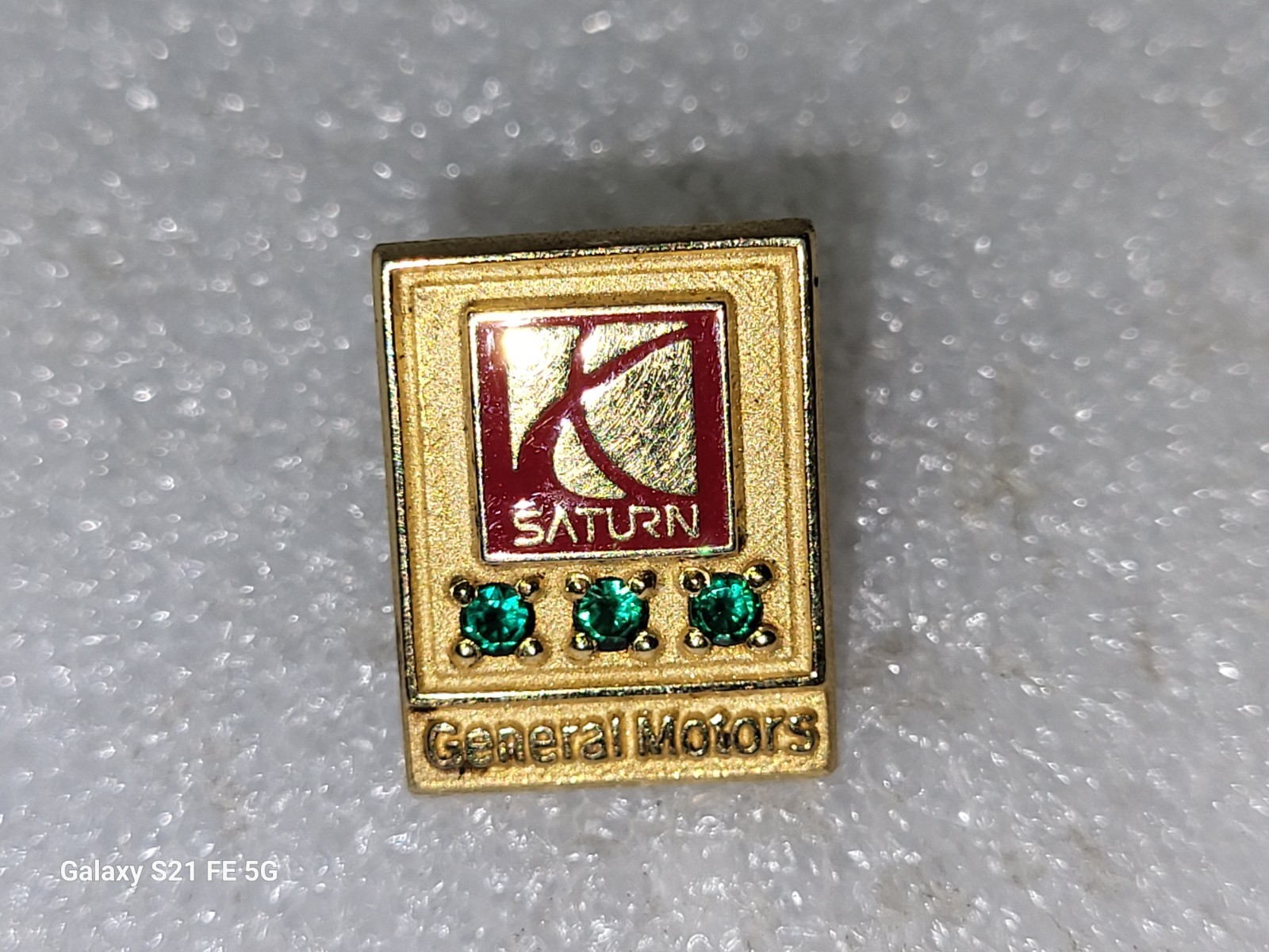 Vintage GM General Motors Saturn 10 Year Service Award Pin  1/10 10K GF