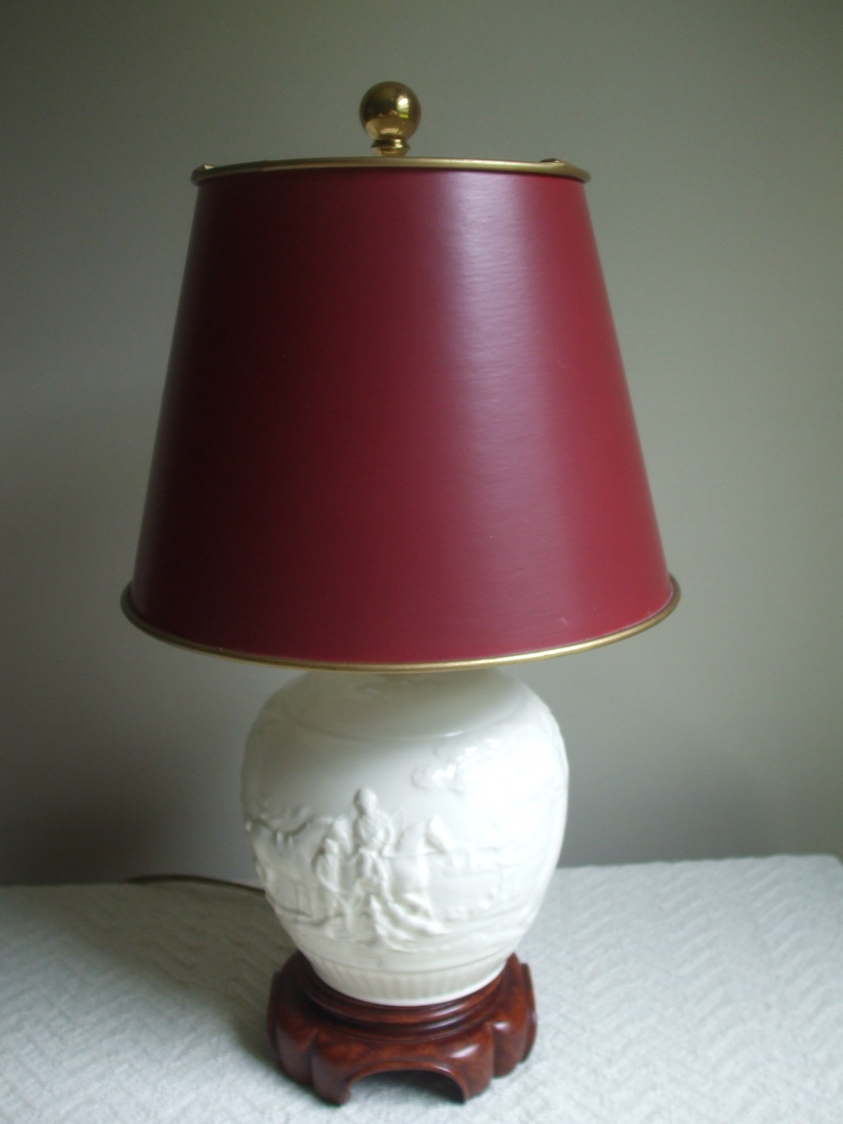 Wedgwood DEVONSHIRE Pattern CREAMWARE LAMP - EQUESTRIAN, HORSES, DOGS, FOX HUNT
