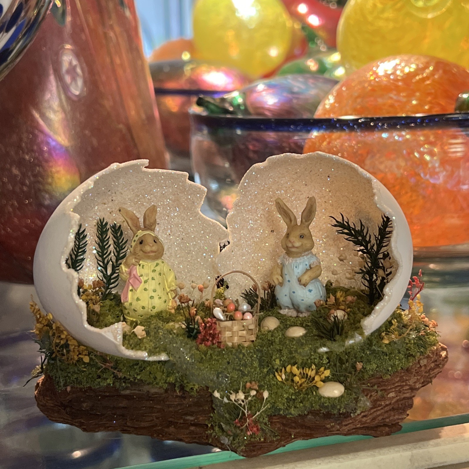 Adorable Hand-Made Easter Egg Diorama With Bunnies🌻 Sighned by artist
