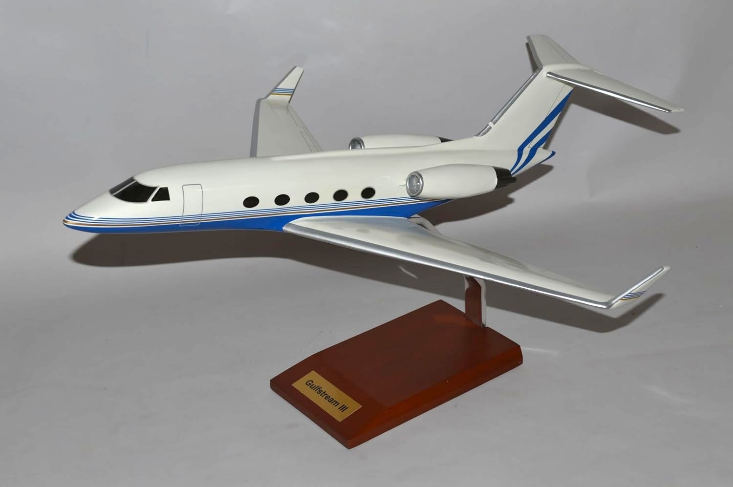 Grumman Gulfstream Aerospace III Business Desk Display Model 1/48 SC Airplane