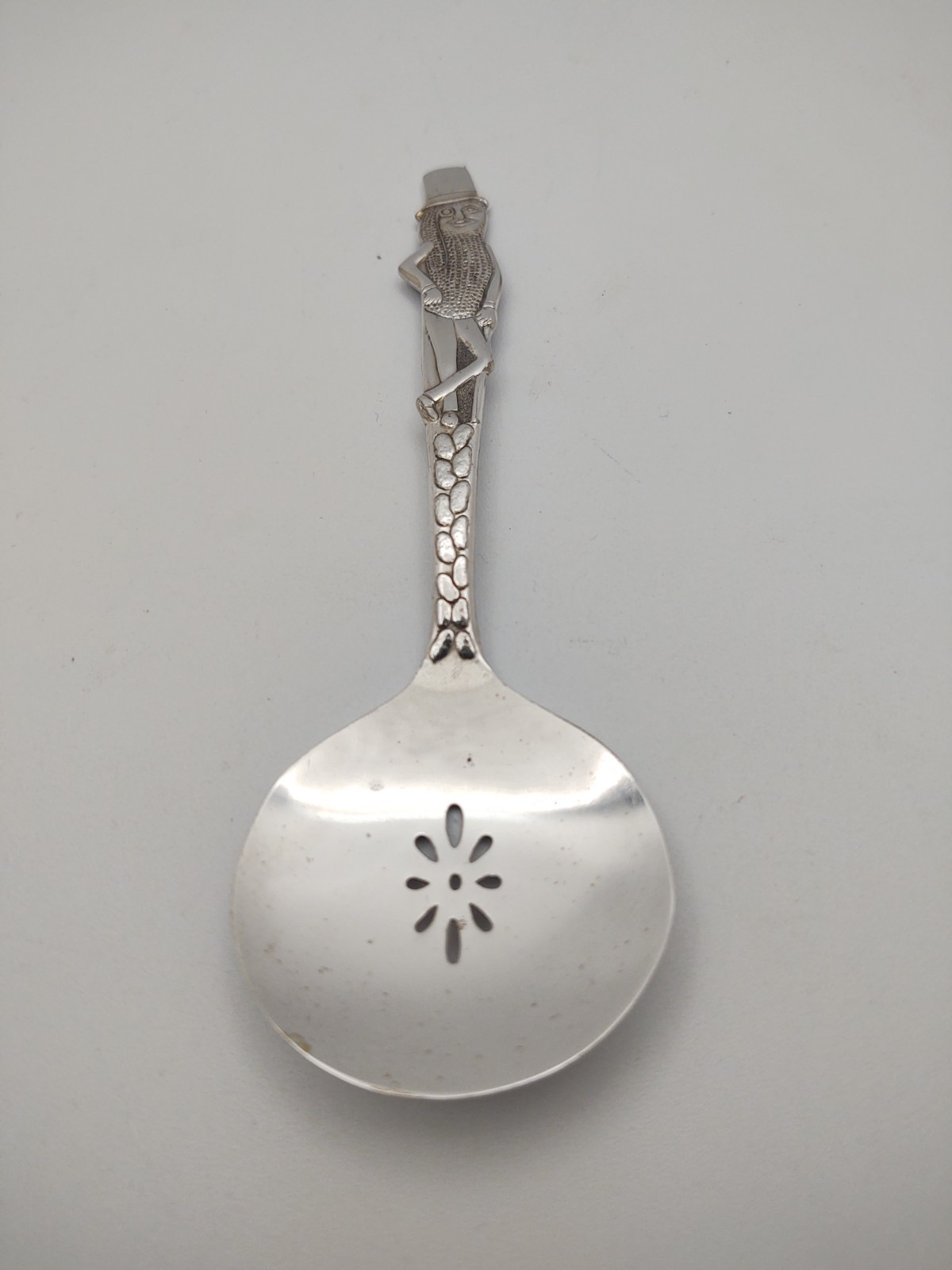 VINTAGE CARLTON SILVER PLATE PLANTERS MR. PEANUT SERVING SPOON