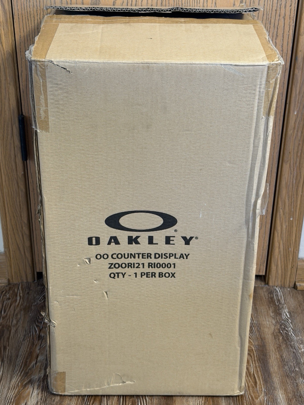 Oakley Counter Swivel Display Stand With Hooks ZOORI21 RI0001