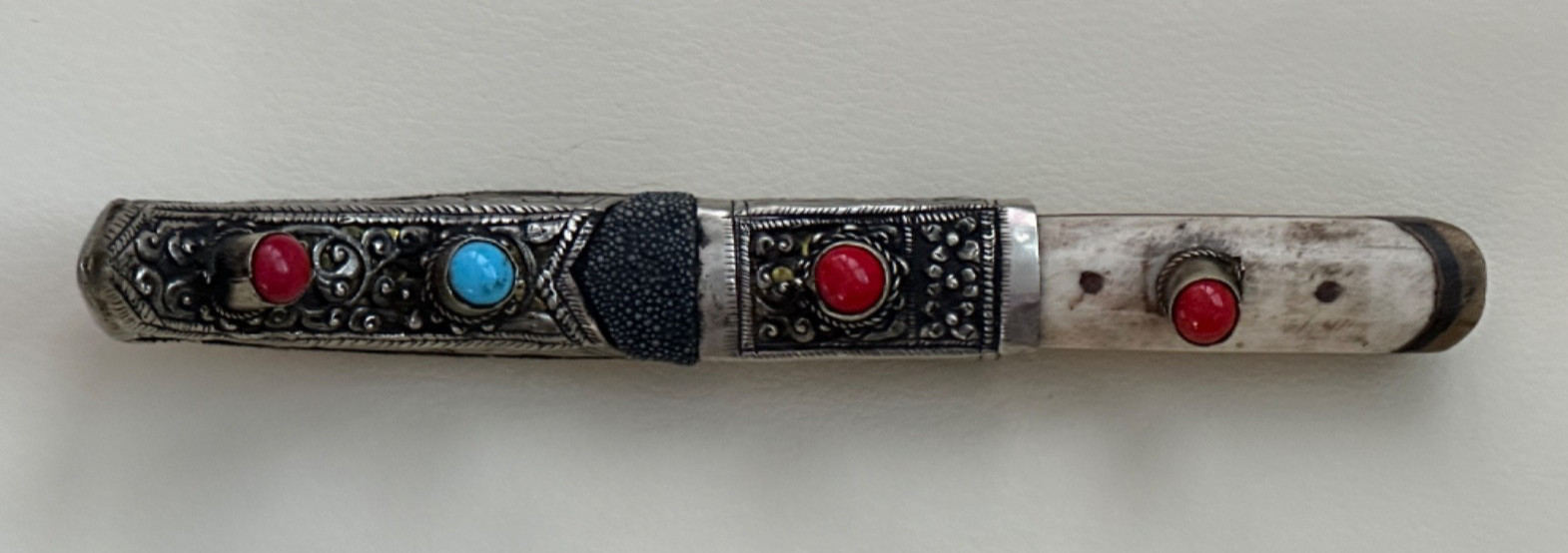 ANTIQUE TIBETAN HIMALAYAN ORNATE KNIFE AND SCABBARD 7.75\
