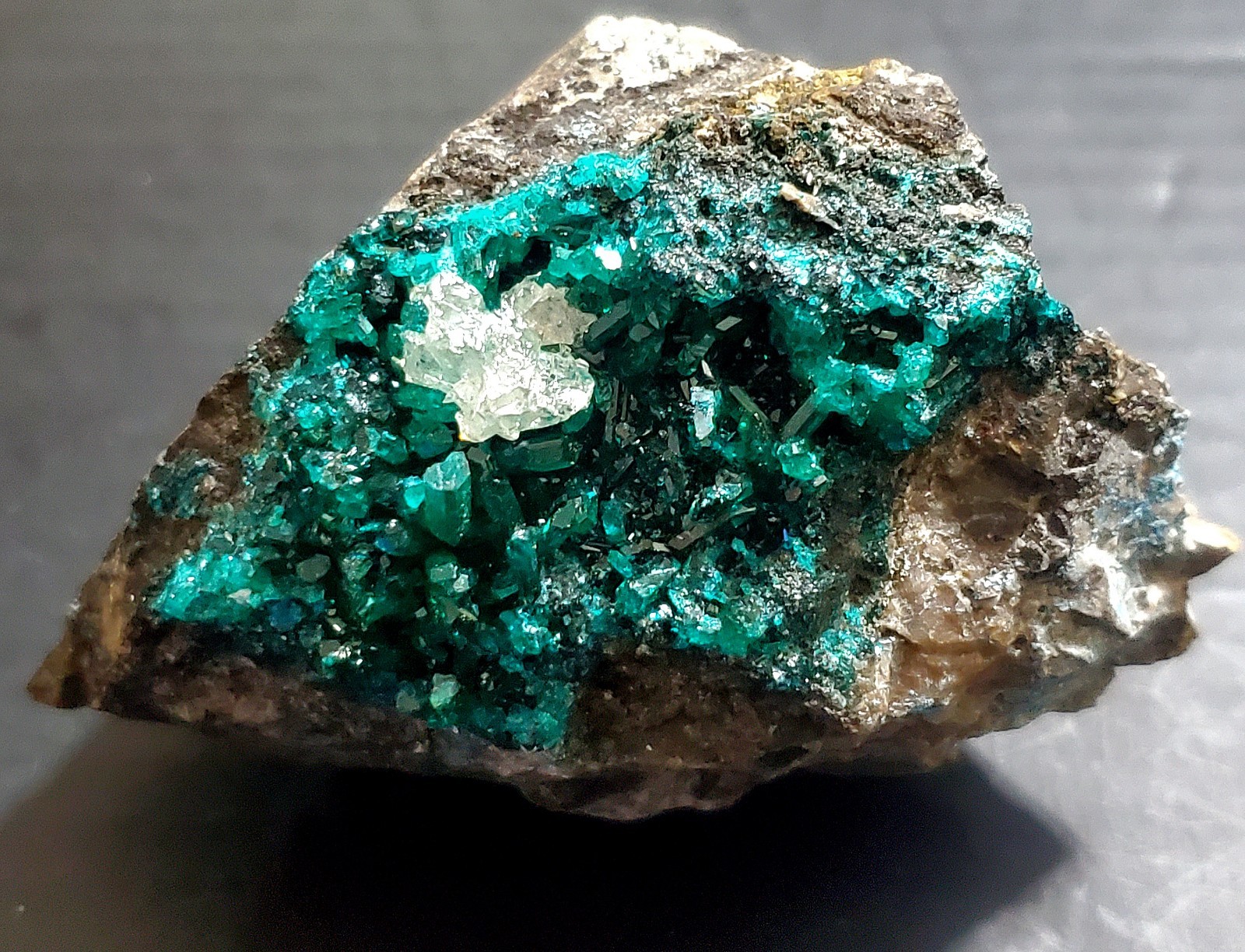 68.9g Dioptase And Chrysocolla Specimen From The Congo