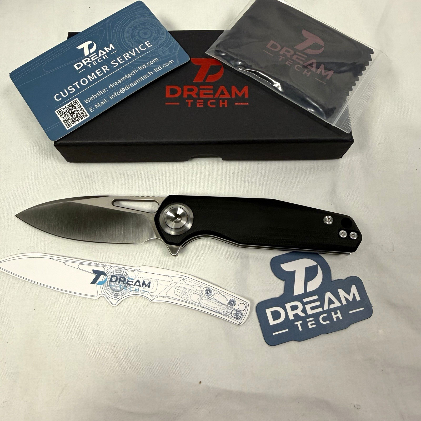 Dream Tech D4211GB pocketknife black G10 liner lock drop point plain edge