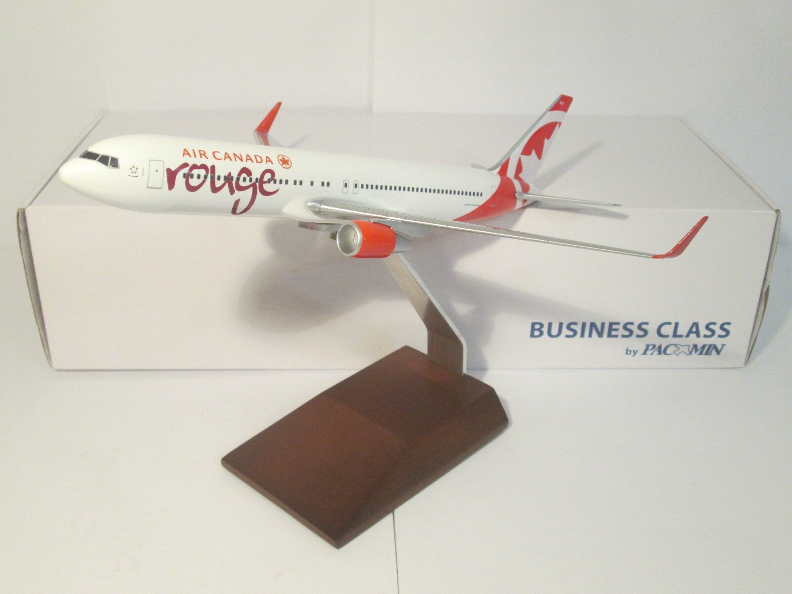 Very Rare Pacmin Air Canada Rouge Business Class Airplane Model Jet In Box