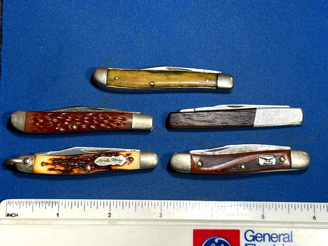 JUNK DRAWER LOT Lot of 5 small Pocket  knives, Kabar, Uncle Henry, Anvil