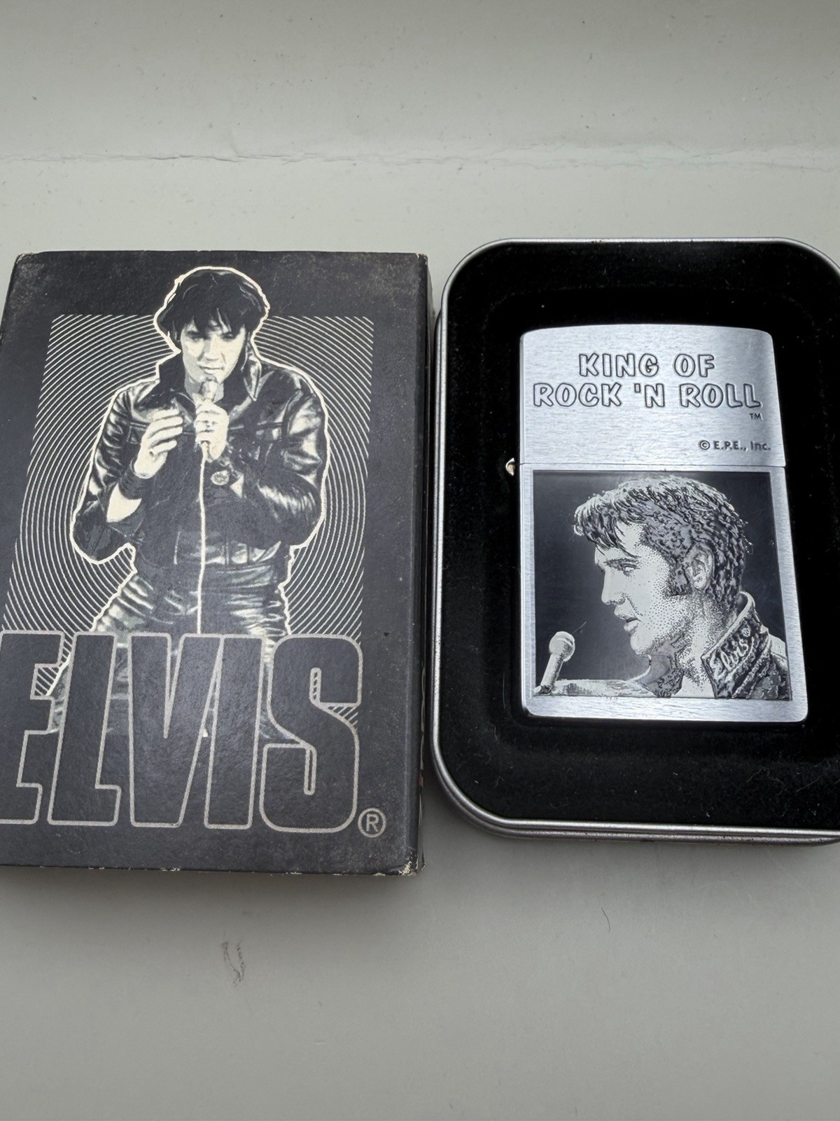 Elvis Presley King Of Rock N Roll Vintage 2000 Chrome Zippo Lighter New B78