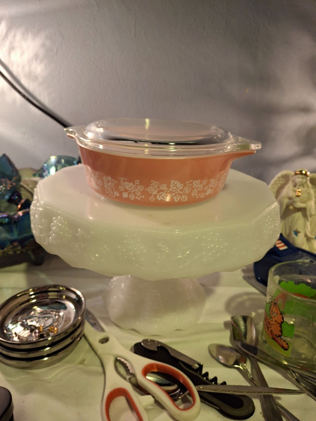 Pyrex Vintage Pink Gooseberry 1.5 Qt Round Glass Casserole Dish w/ Lid