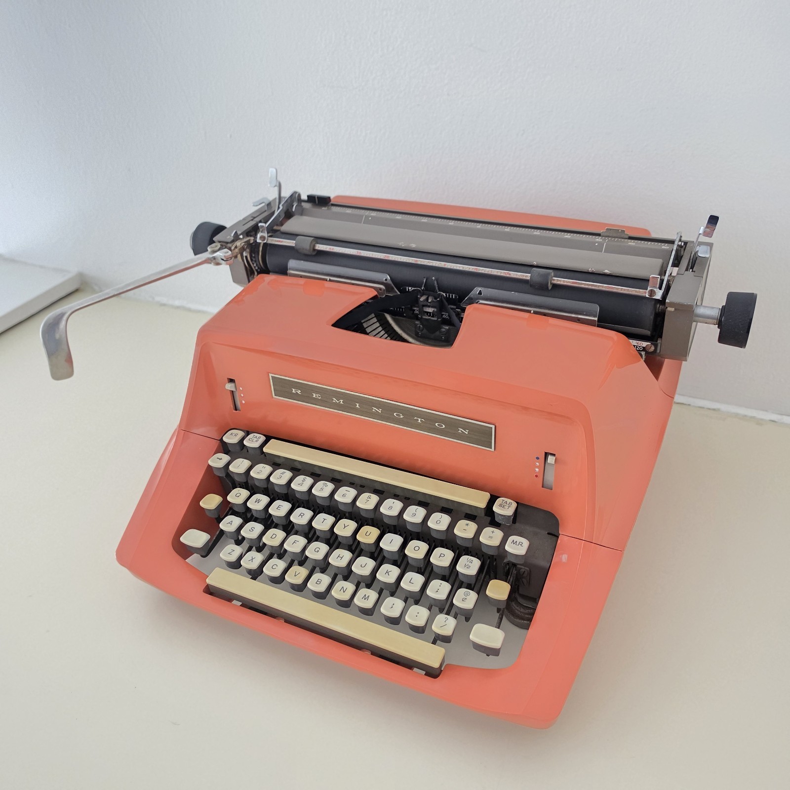 RARE 1966 Remington Model 24 Manual Typewriter - Salmon Pink