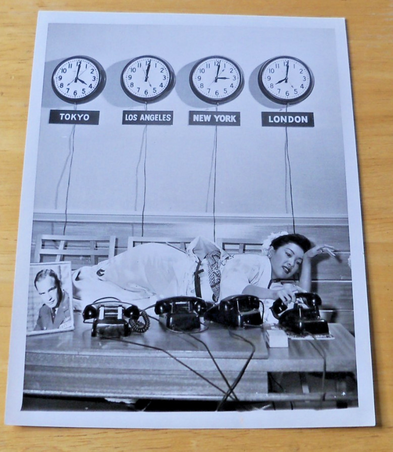 1957 press photo Sayonara candid Miiko Taka 