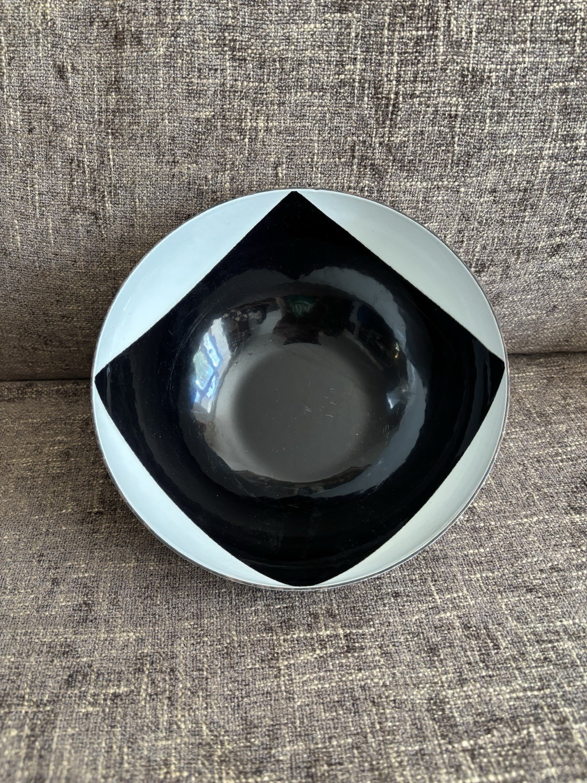 CATHRINEHOLM 7 1/8” BLACK AND WHITE FLAG BOWL VERY RARE SUPER GLOSSY NICE COND