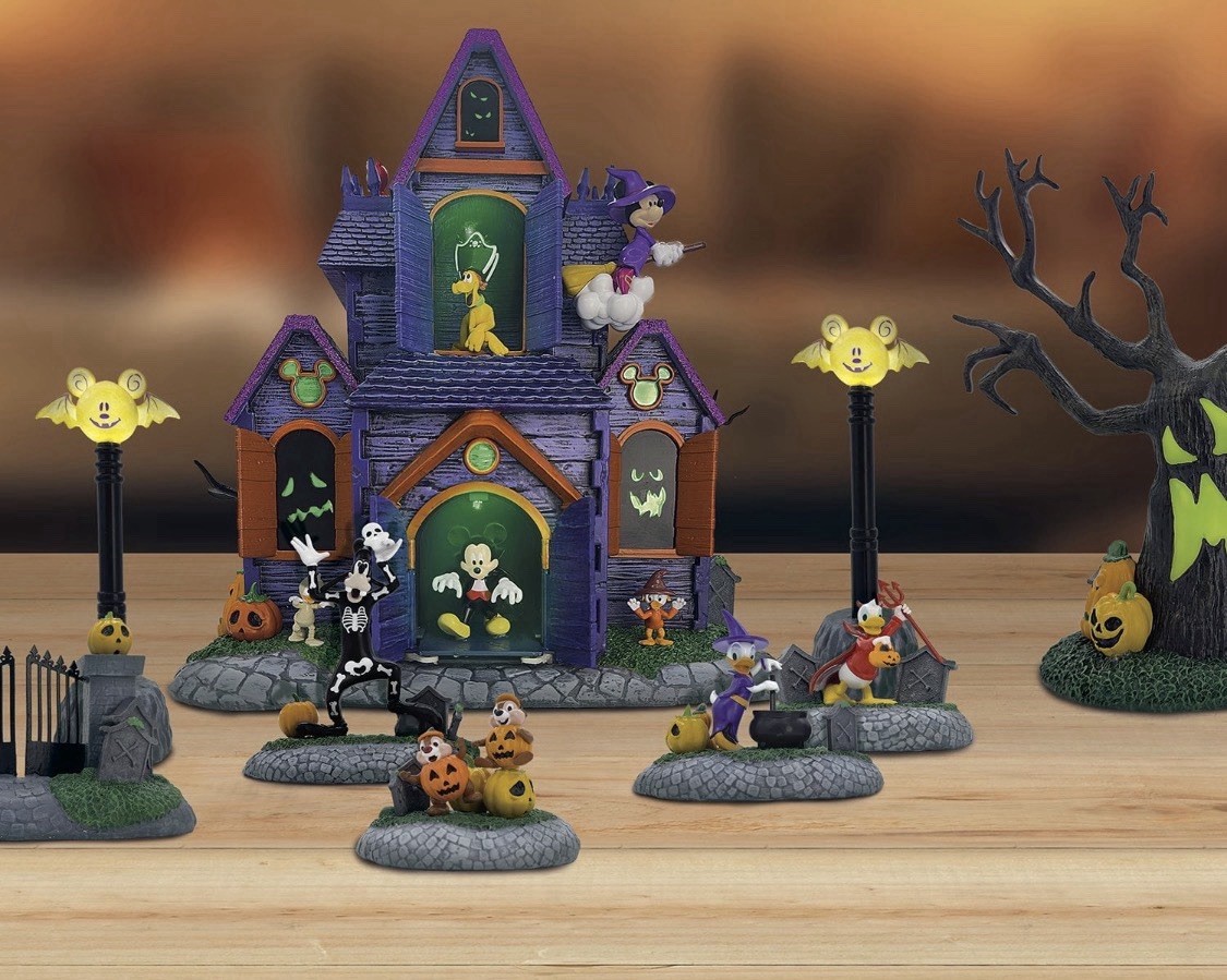 Disney Mickey & Friends Haunted House Halloween Village 9-Piece Set Lights NEW
