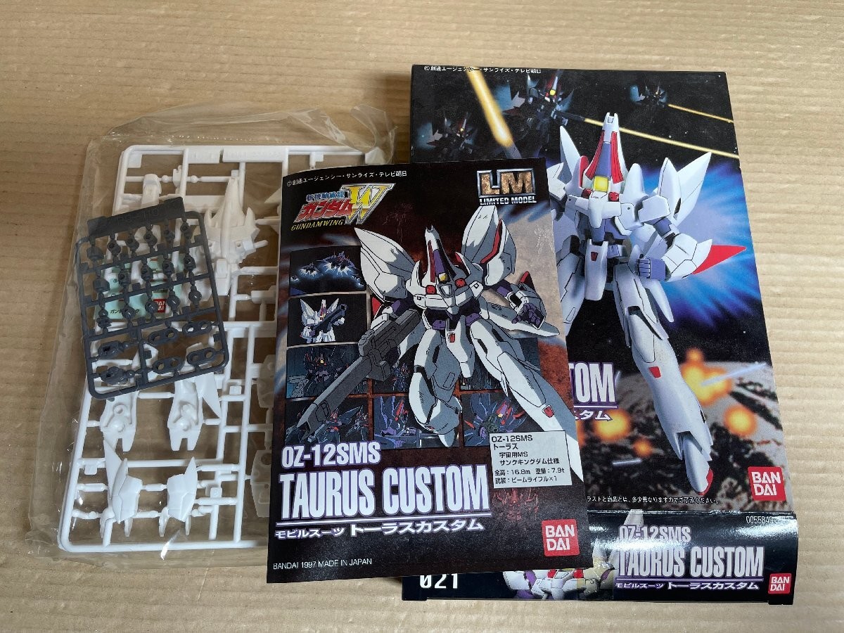 Gundam Wing Taurus Custom Oz-12Sms Lm Model Kit Bandai