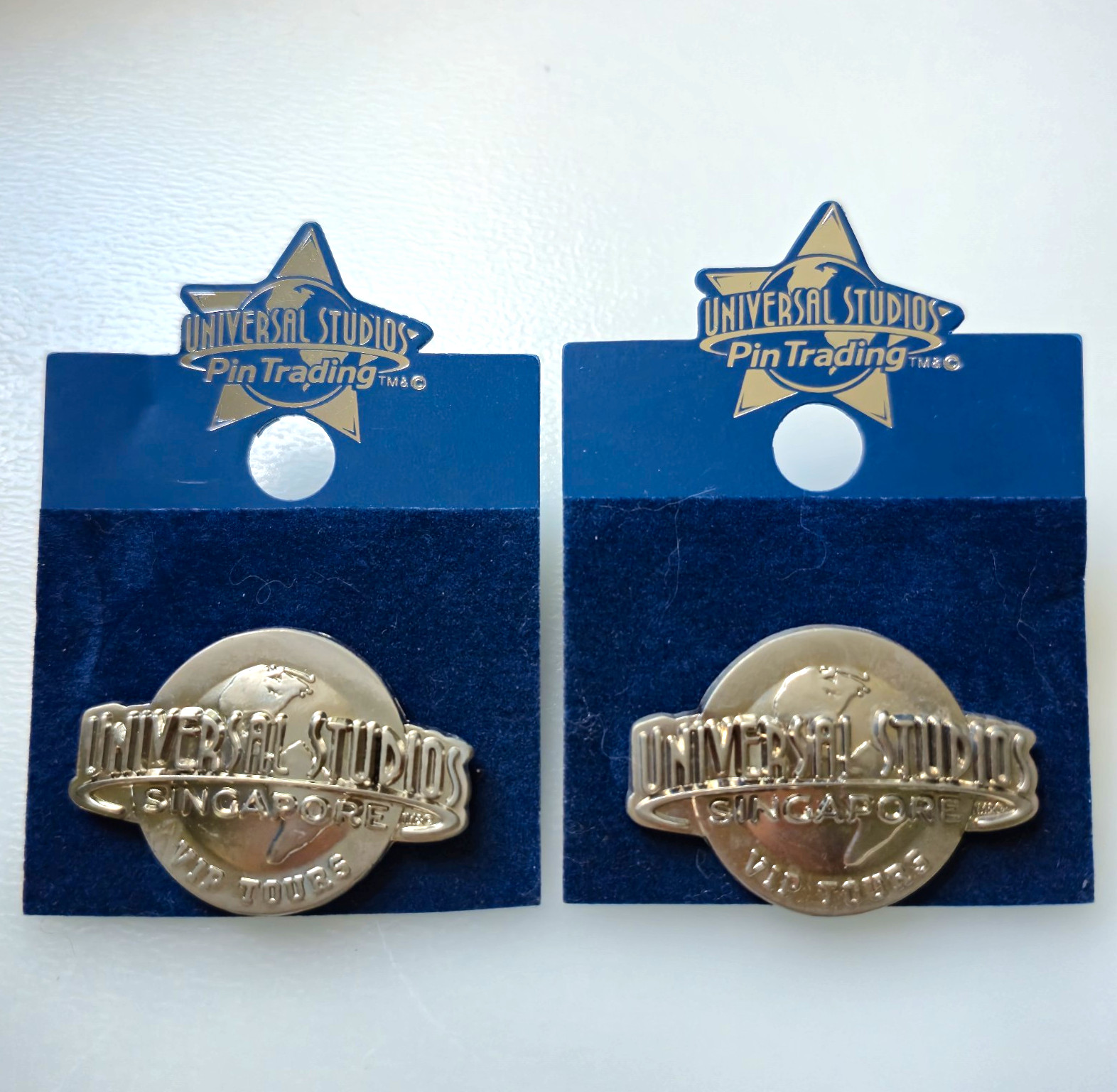 • Universal Studios Singapore VIP Tours Trading Pins - Silver Globe New Lot of 2