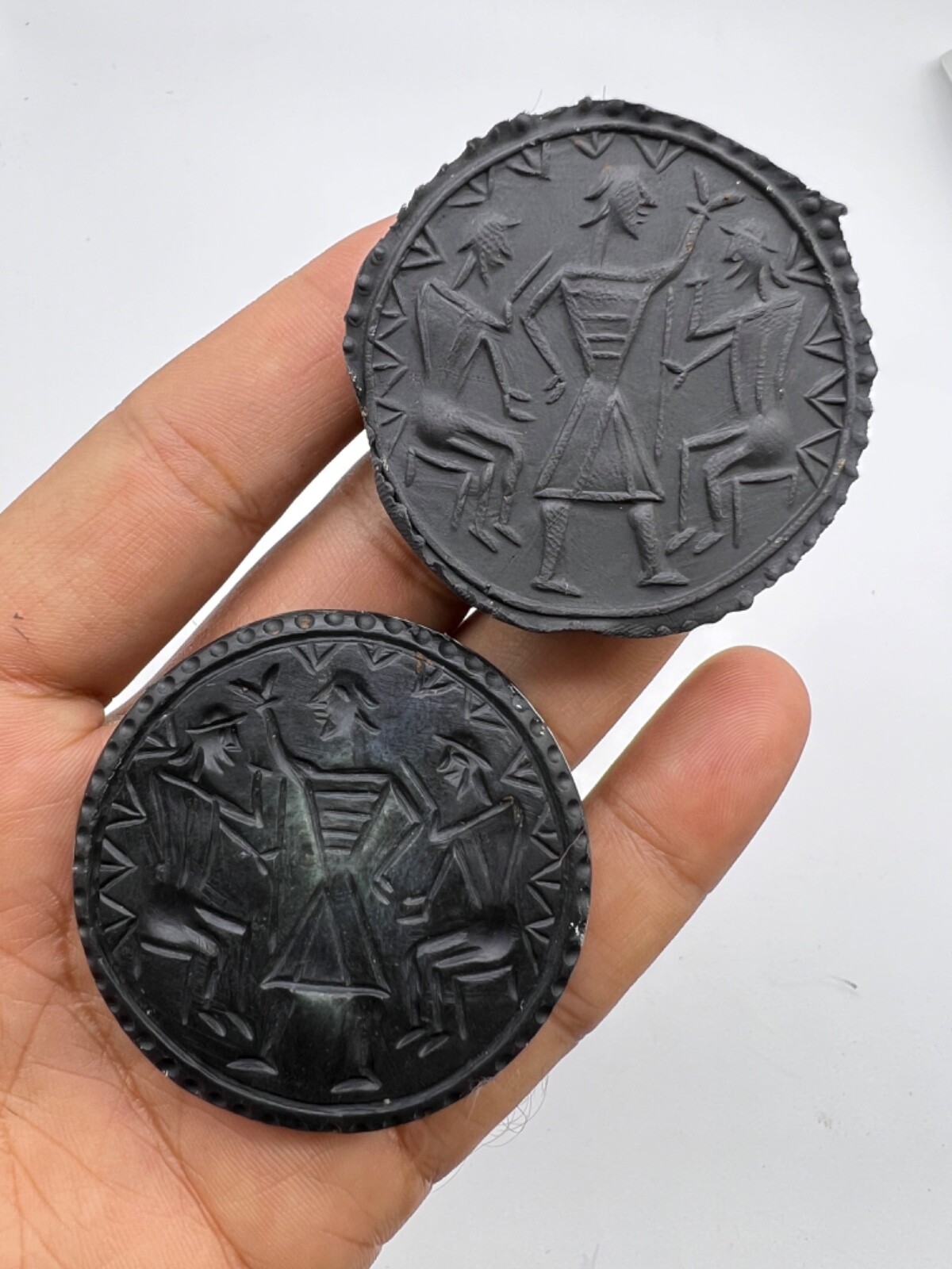Natural Nephrite Jade Stone Babylonian Art Double Side Intaglio Round Stamp Bead