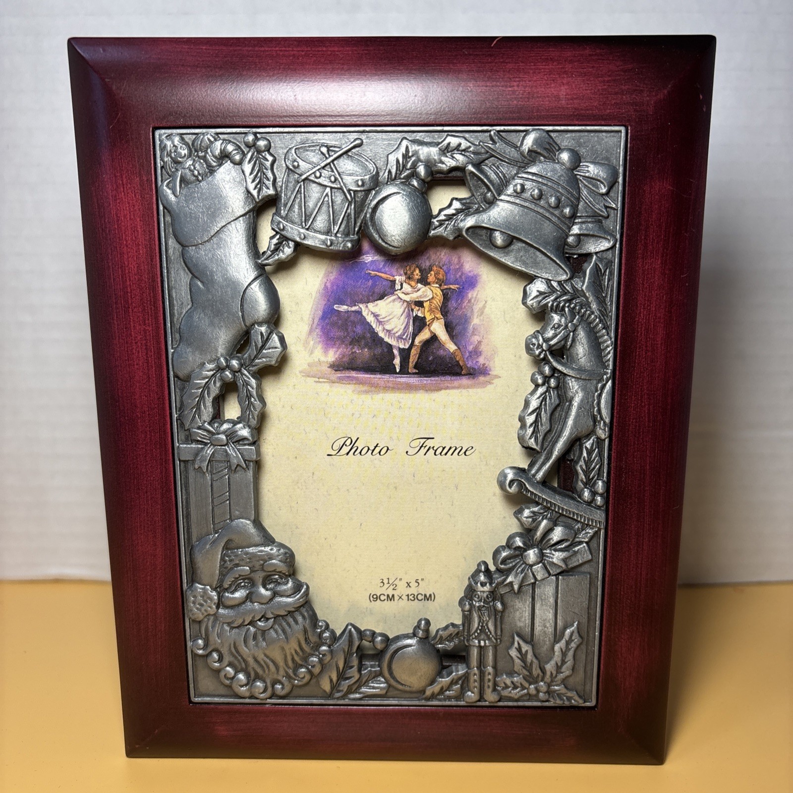 Vtg Cherry Finish w/Pewter Christmas Theme Photo Album Holds Pics Size 3.5x5”