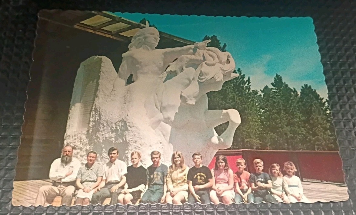 Dexter Press Crazy Horse Postcard May 1969 Souvenir Unused South Dakota Monument