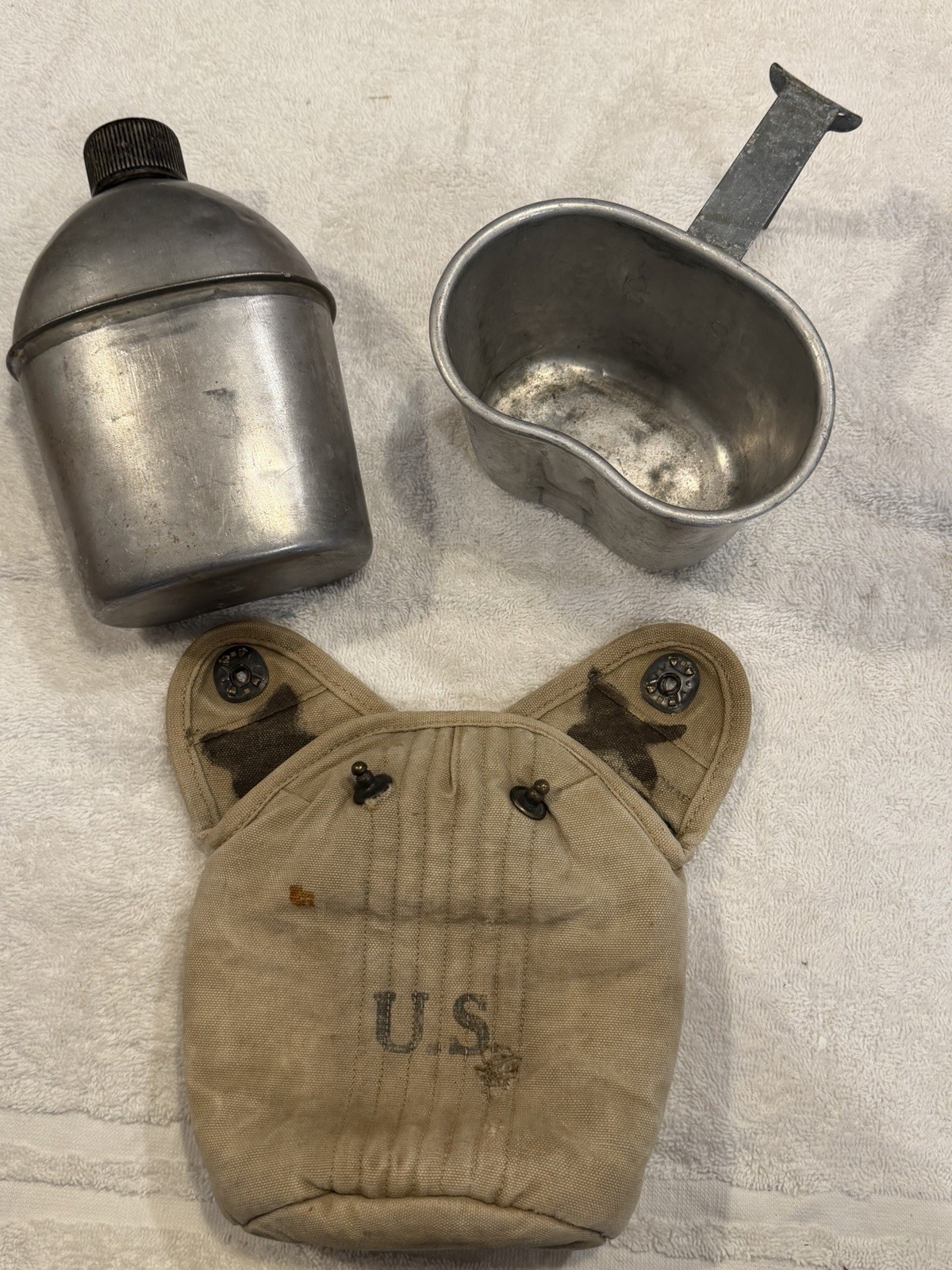 Vintage 1945 US Army Tan Canteen Set Cover Cup Canteen Marked