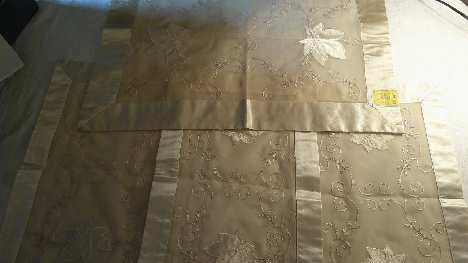 4 Pc Antique/Vintage Luxury Silk & Lace Gold Doilies/Tableware MWT