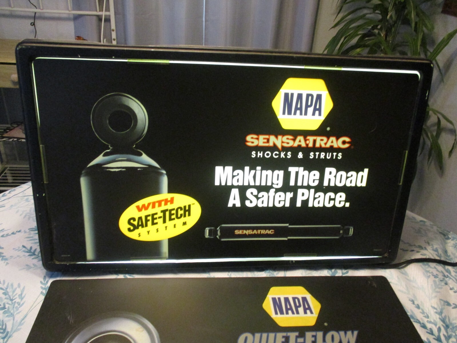 Vtg NAPA Lighted Sign Sensa-Trac Shocks Struts or Quiet Flow Mufflers 27