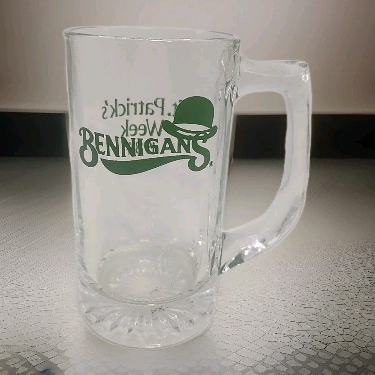VTG Bennigan's Bar & Grill St Patrick's Week 1984 Glass Beer Mug Handle Irish