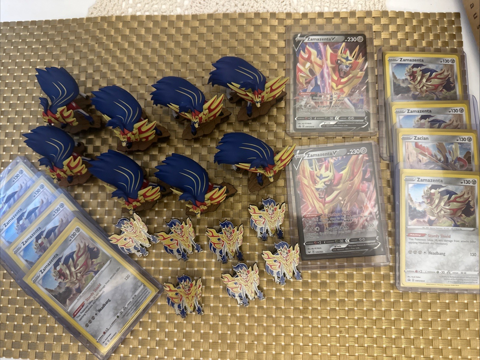 💥 Sellers Lot Pokemon TCG: Zamazenta True Steel Official Figures, Pins, Cards💥