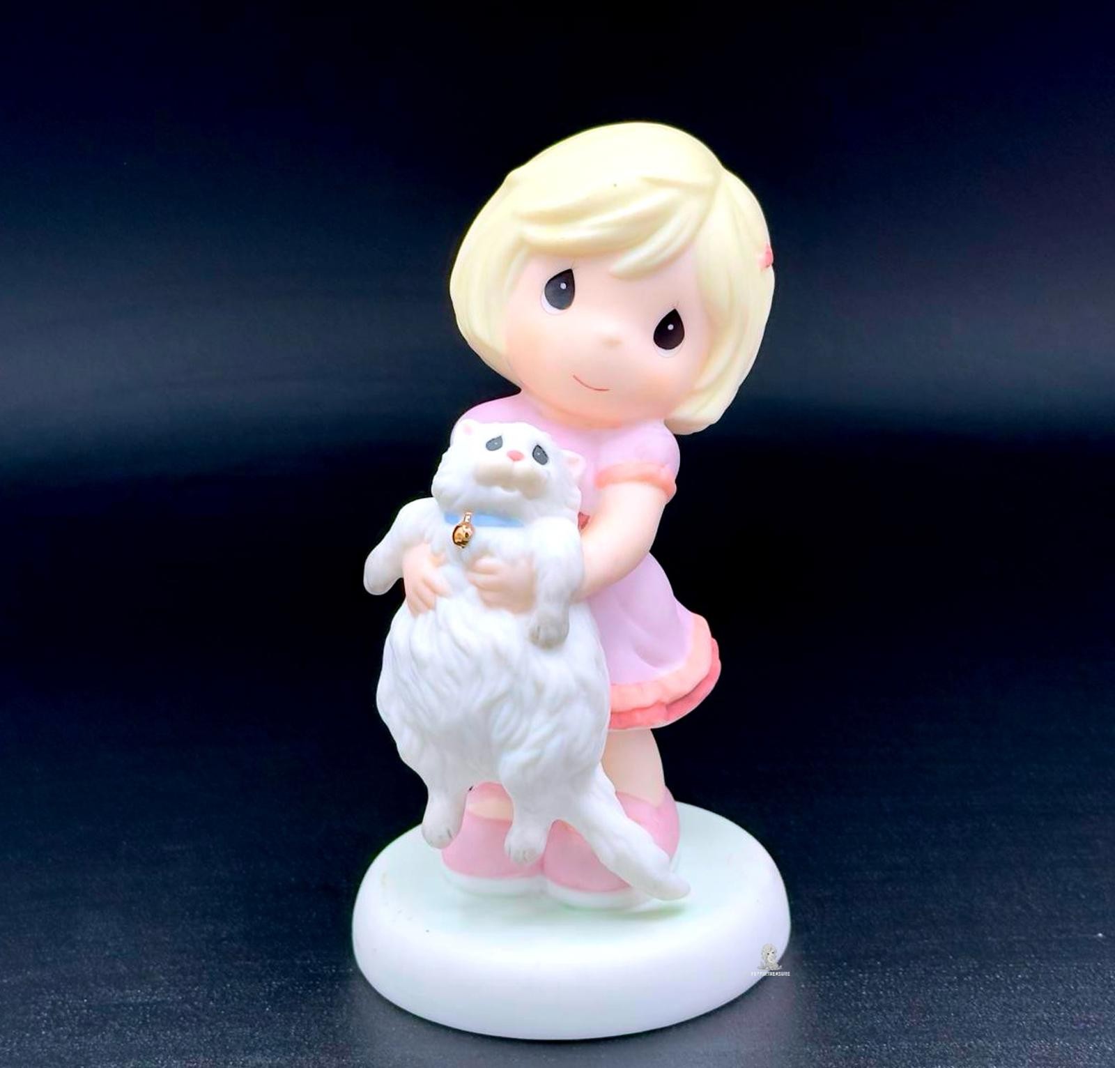 Sweet Girl Hugging Fluffy Cat Figurine – Pastel Collectible, Adorable Gift Decor