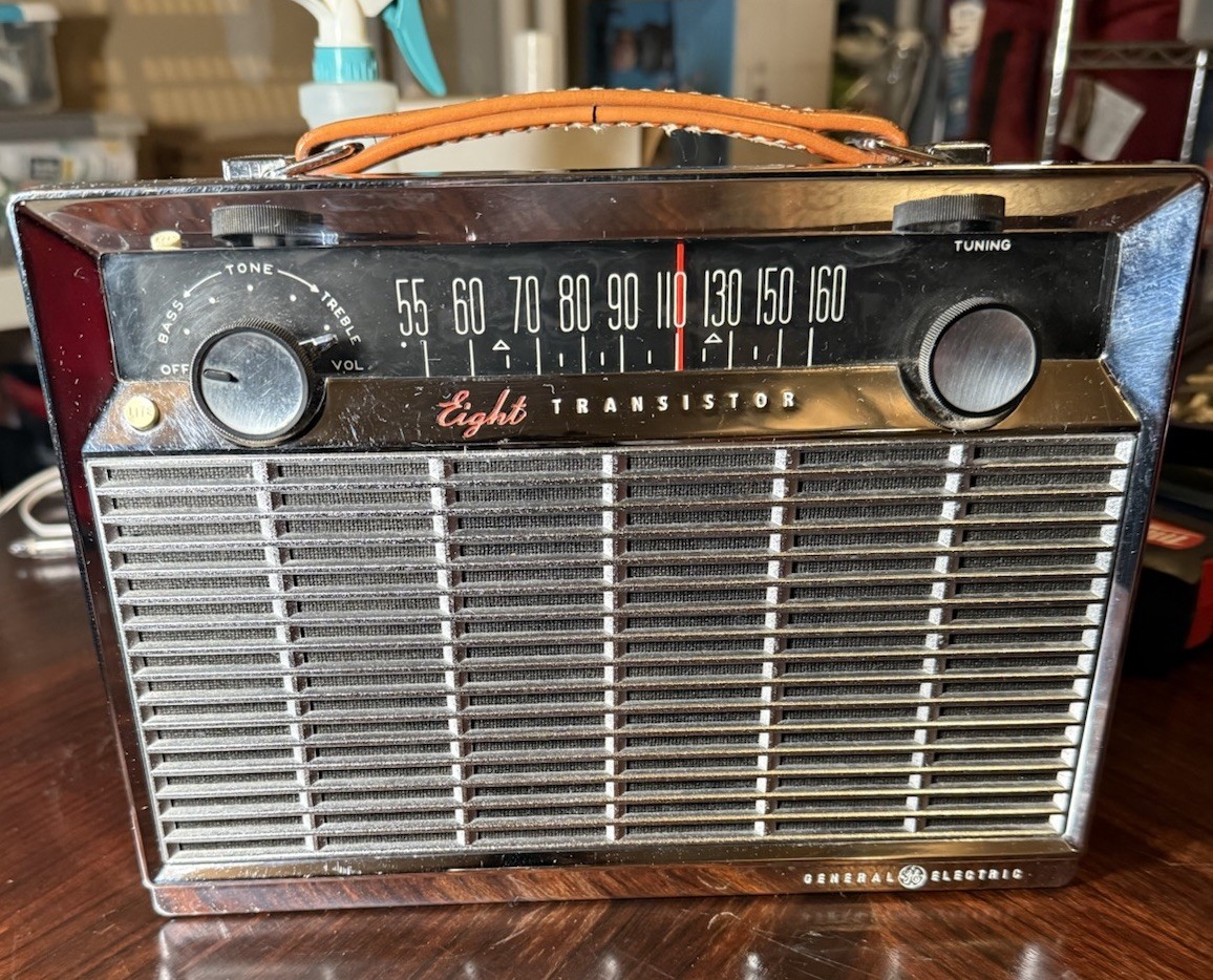 Vintage 1960 GE P-780B Eight Transistor AM Radio Restored Working Light