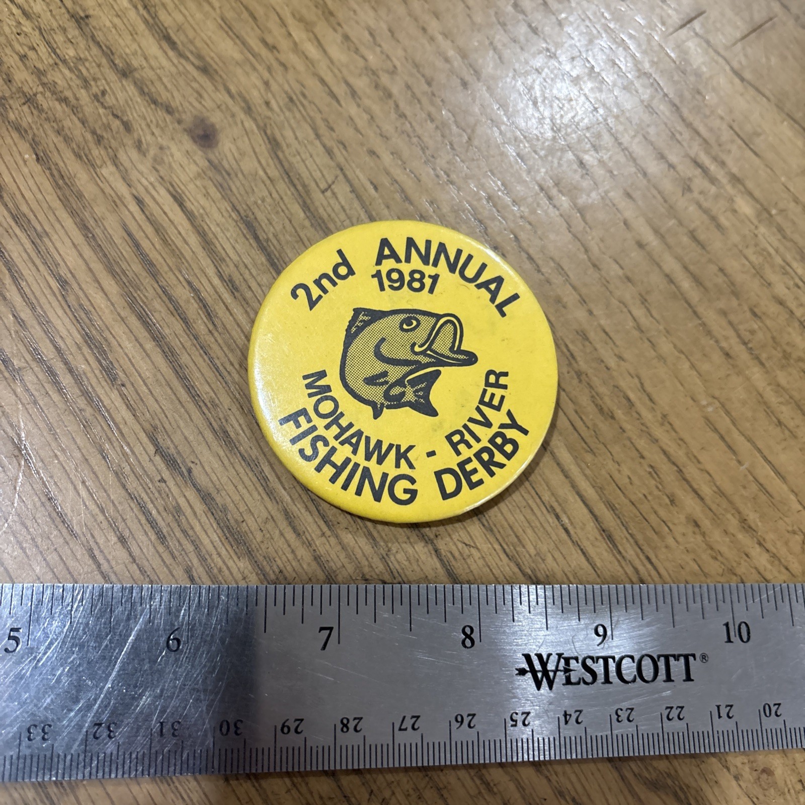 2ND ANNUAL 1981 MOHAWK RIVER FISHING DERBY NEW YORK CELLULOID PIN PINBACK Button