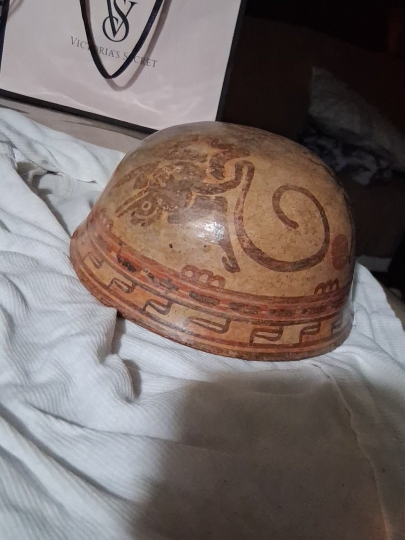 pre columbian pottery bowl mayan. Size   7  3/4  Inches Wide  3  3/4 Inches Tall
