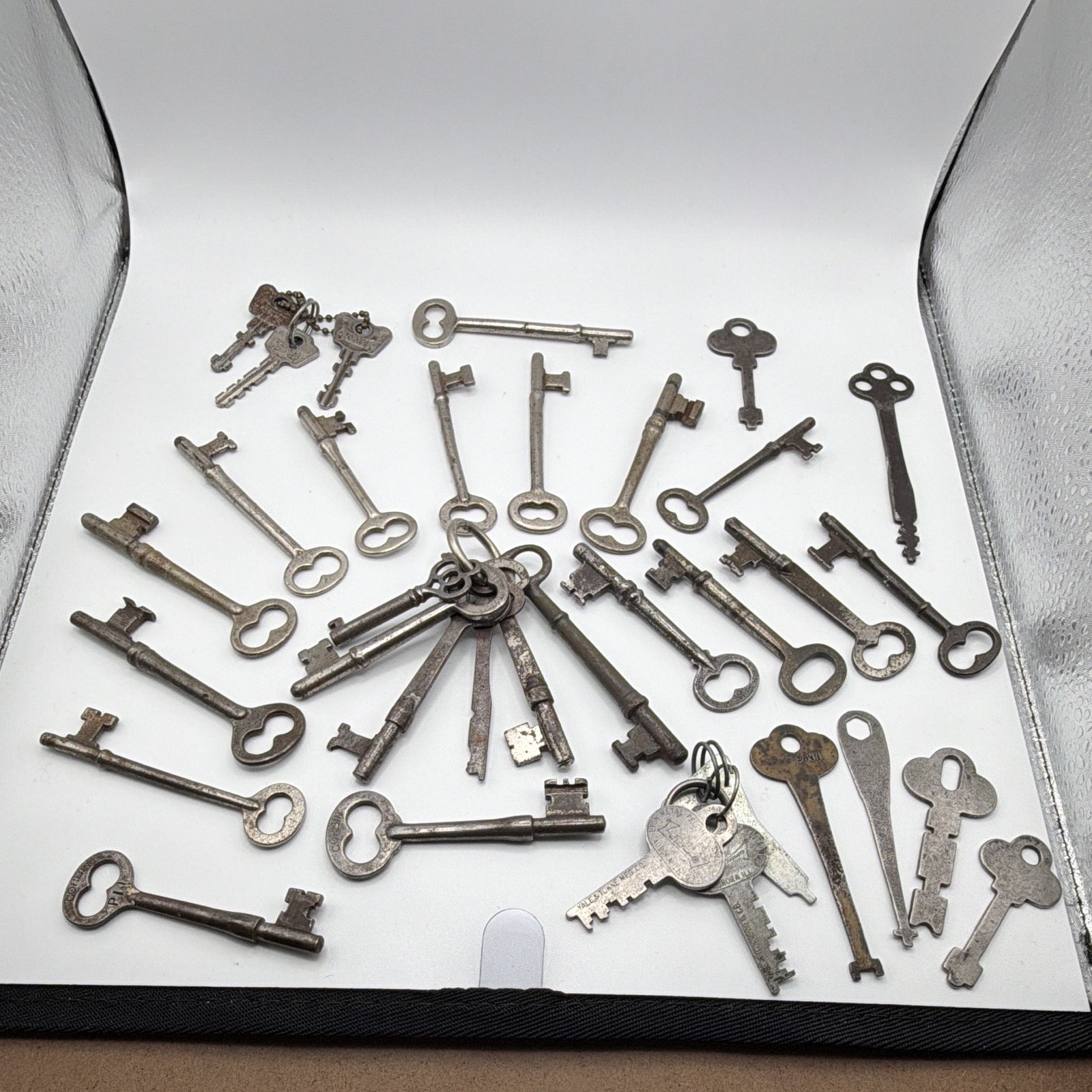 Lot of 34 Skeleton Keys Vintage Antique Steam Punk Jewelry Corbin Master Lock