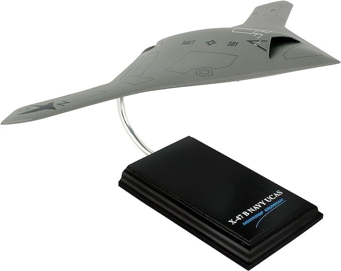 US Navy Northrop Grumman X-47B Pegasus UCAS Desk Drone Model 1/48 SC Aircraft