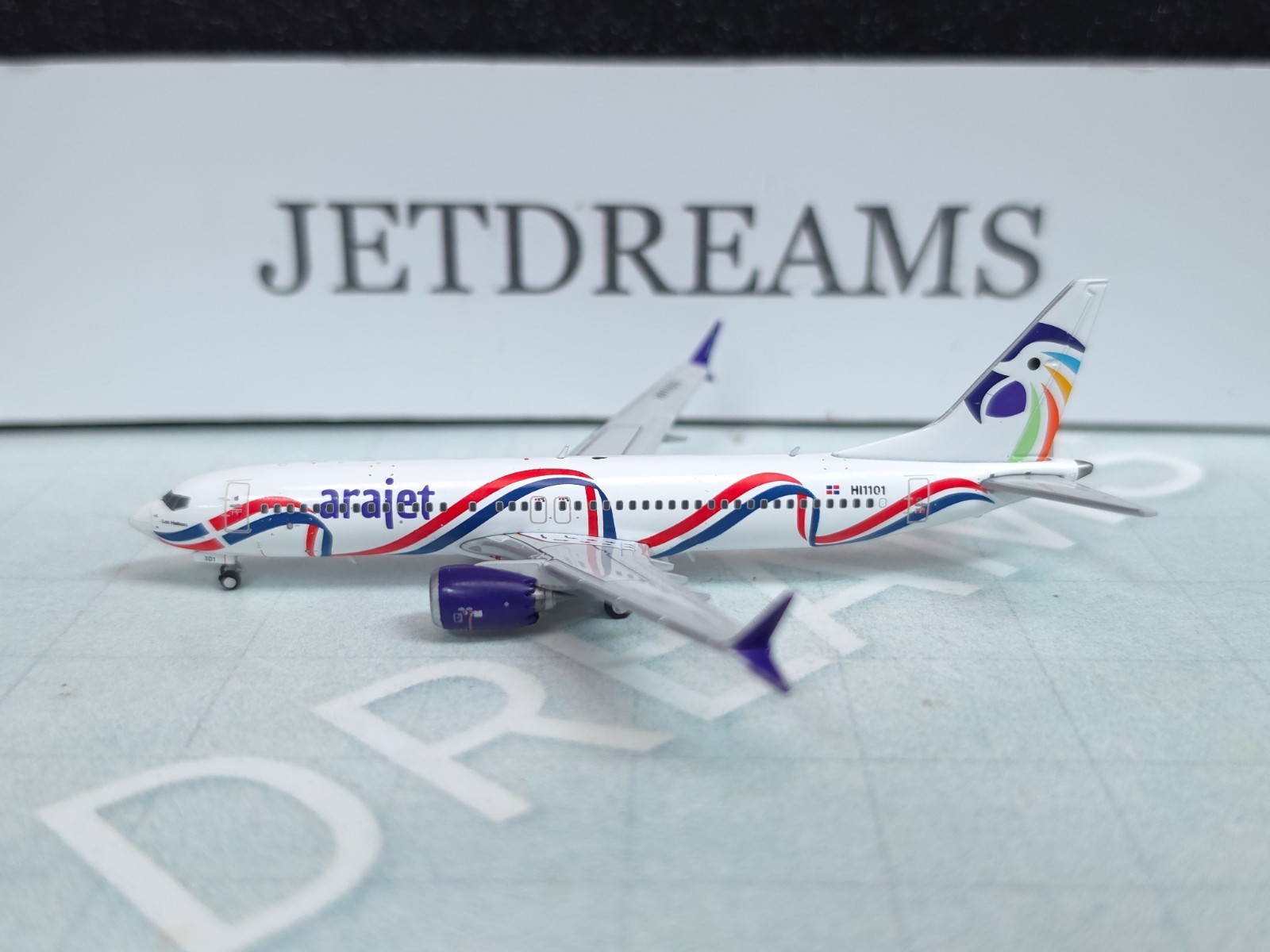 1/400 ARAJET BOEING 737-MAX 8 DOMINICAN REPUBLIC FLAG COLORS HI1101 JC WINGS