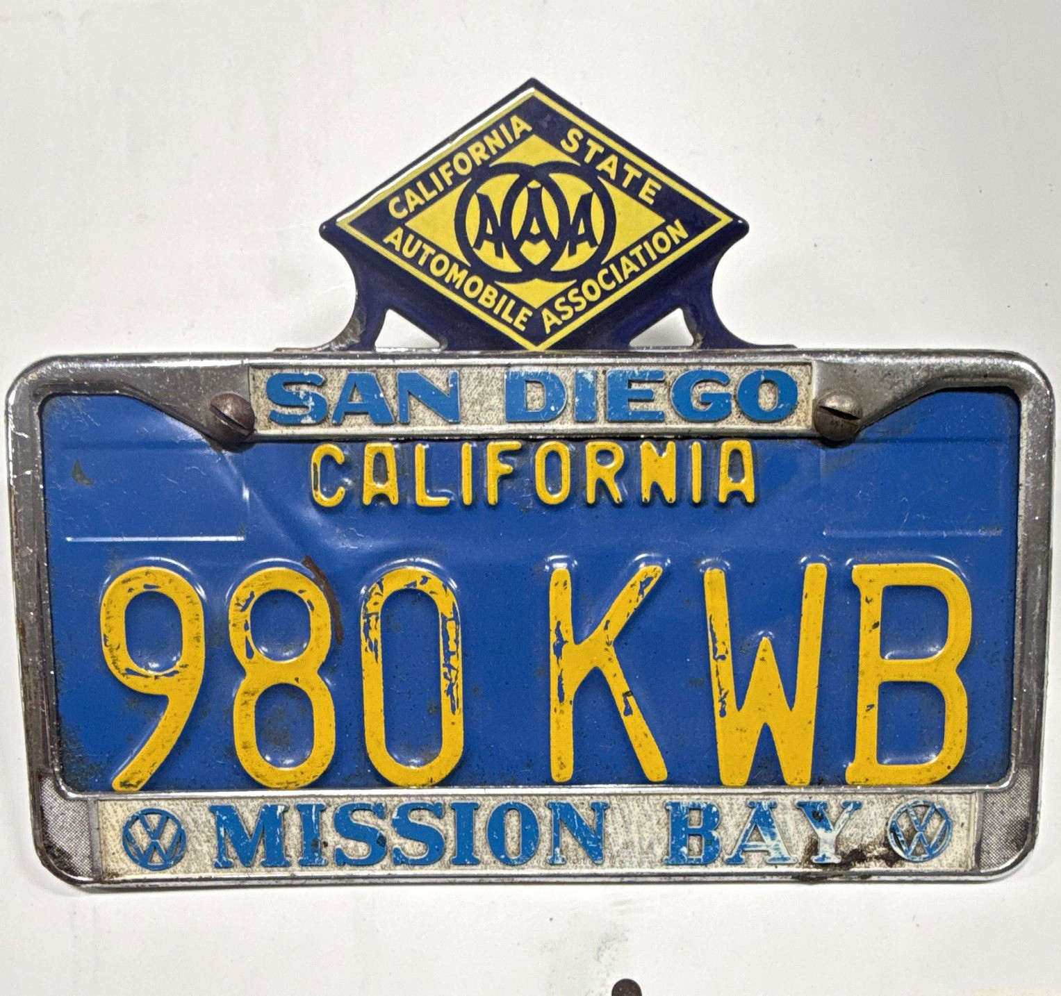 California License Plate 980 KWB w/ San Diego Mission Bay Frame & AAA Topper