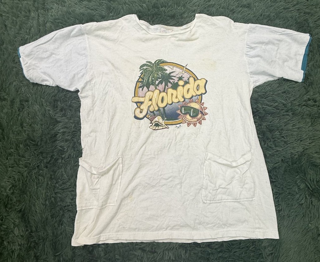 Vintage Florida Souvenir T-Shirt Tropical Casuals One Size Pockets Graphic