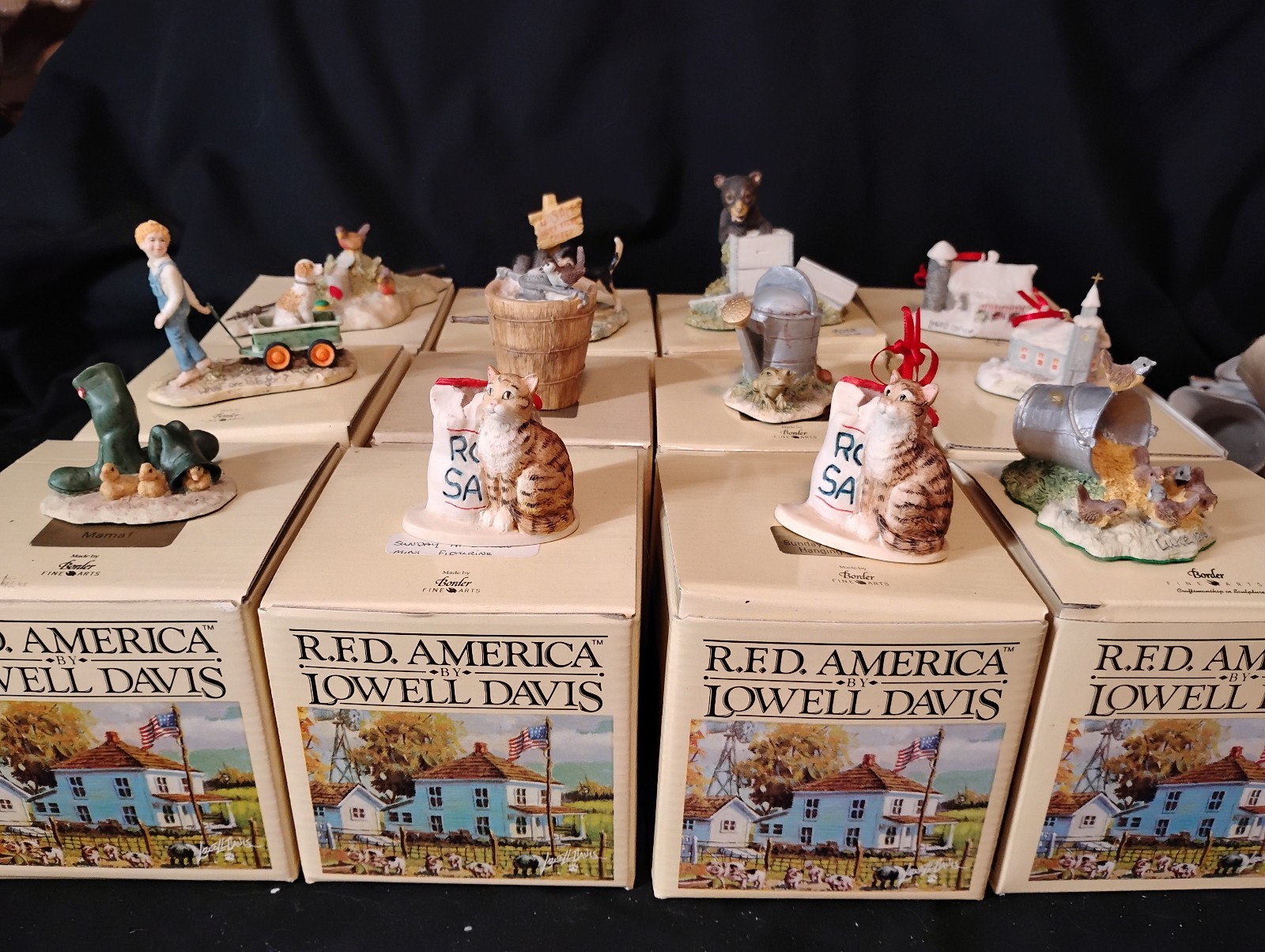 Lowell Davis Lot of 12 Small Figurines. - With Boxes - RFD America SEE PICTURES Lowell Davis Lot of 12 Small Figurines. - With Boxes - RFD America SEE PICTURES