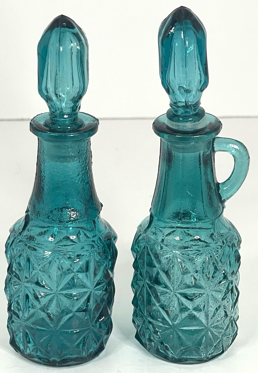 Vintage Peacock Blue Glass Oil & Vinegar Cruet Set Diamond Point Stoppers 5.25”