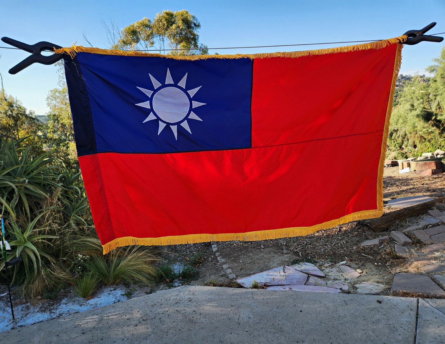 Taiwan (Republic of China) Flag Red Blue White Sun with Gold Fringe 3'x5'