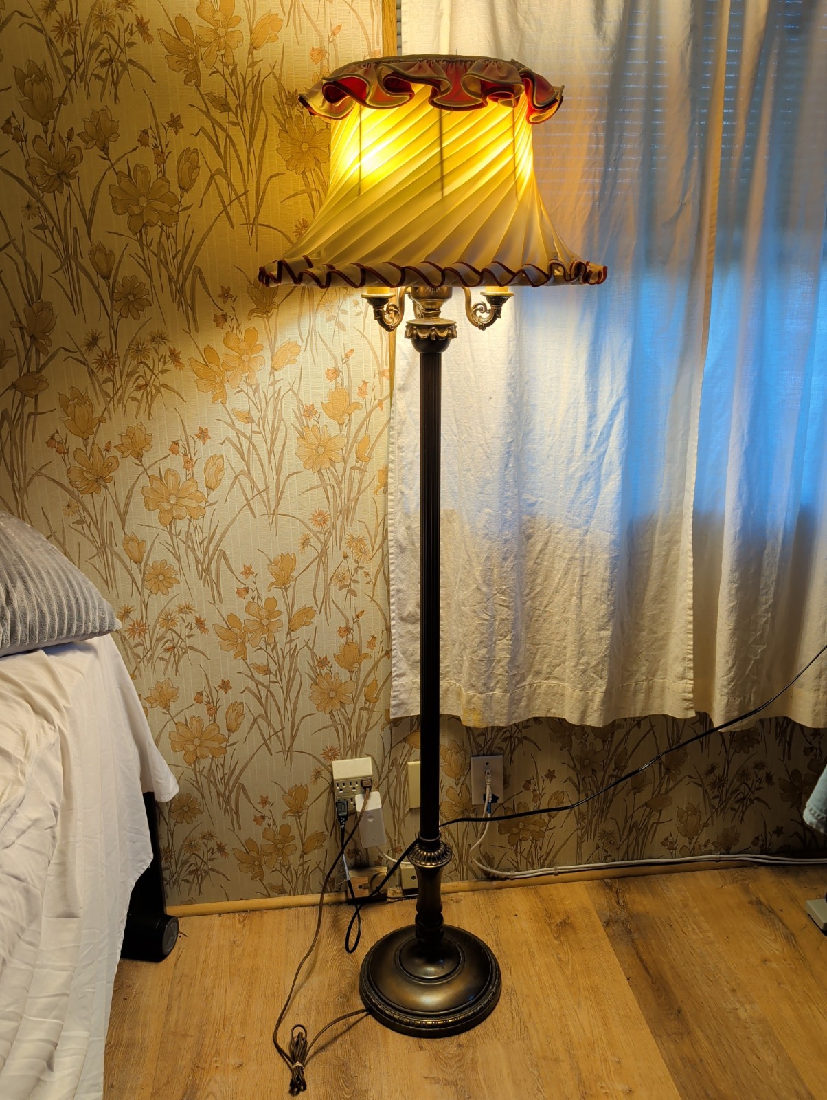 Vintage Stiffel 4-Light Torchiere Floor Lamp Antique Brass Mogul Candelabra