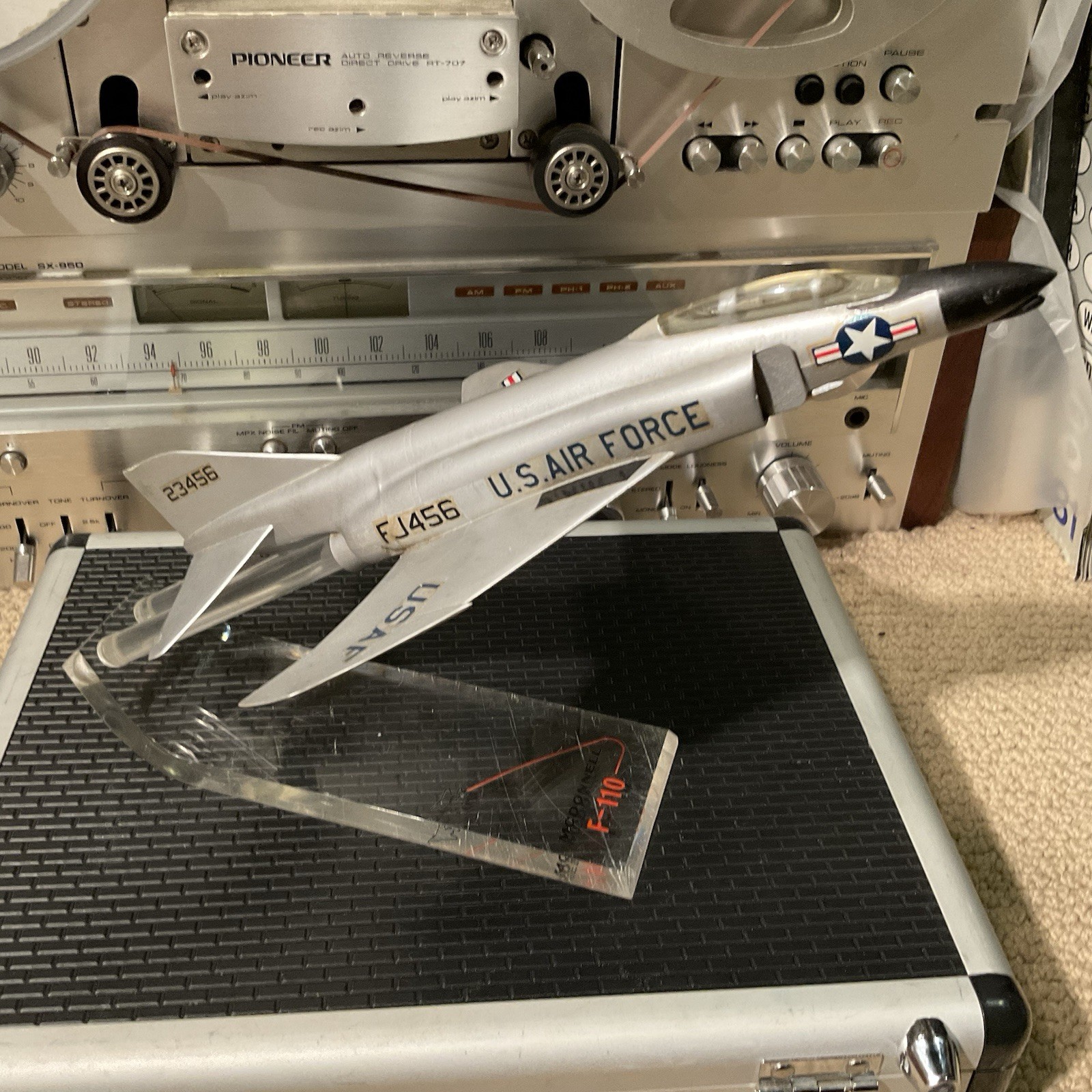 Vintage Topping  McDonnell F-110 USAF Desk Top Model Jet w/Stand