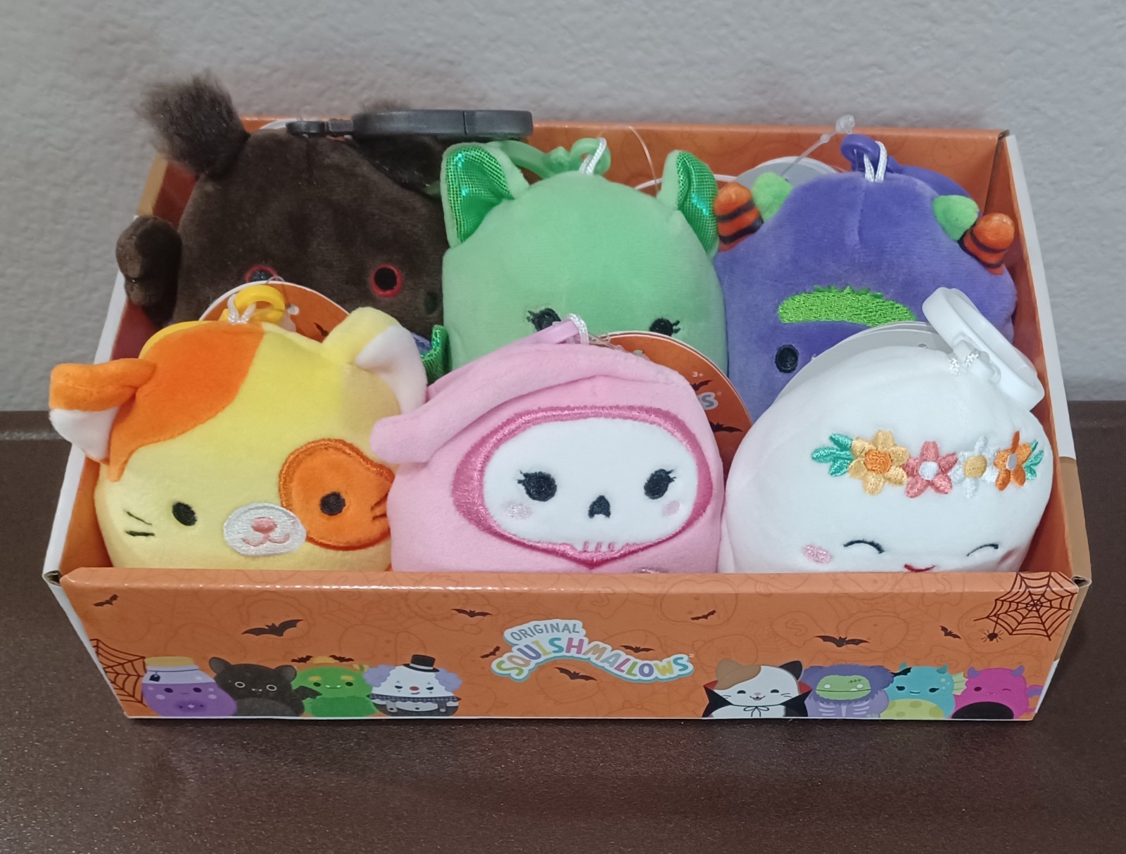 NWT (6) 3 inch 2026 Halloween Squishmallow Clip Set HTF HALLOWEEN PARTY FAVORS