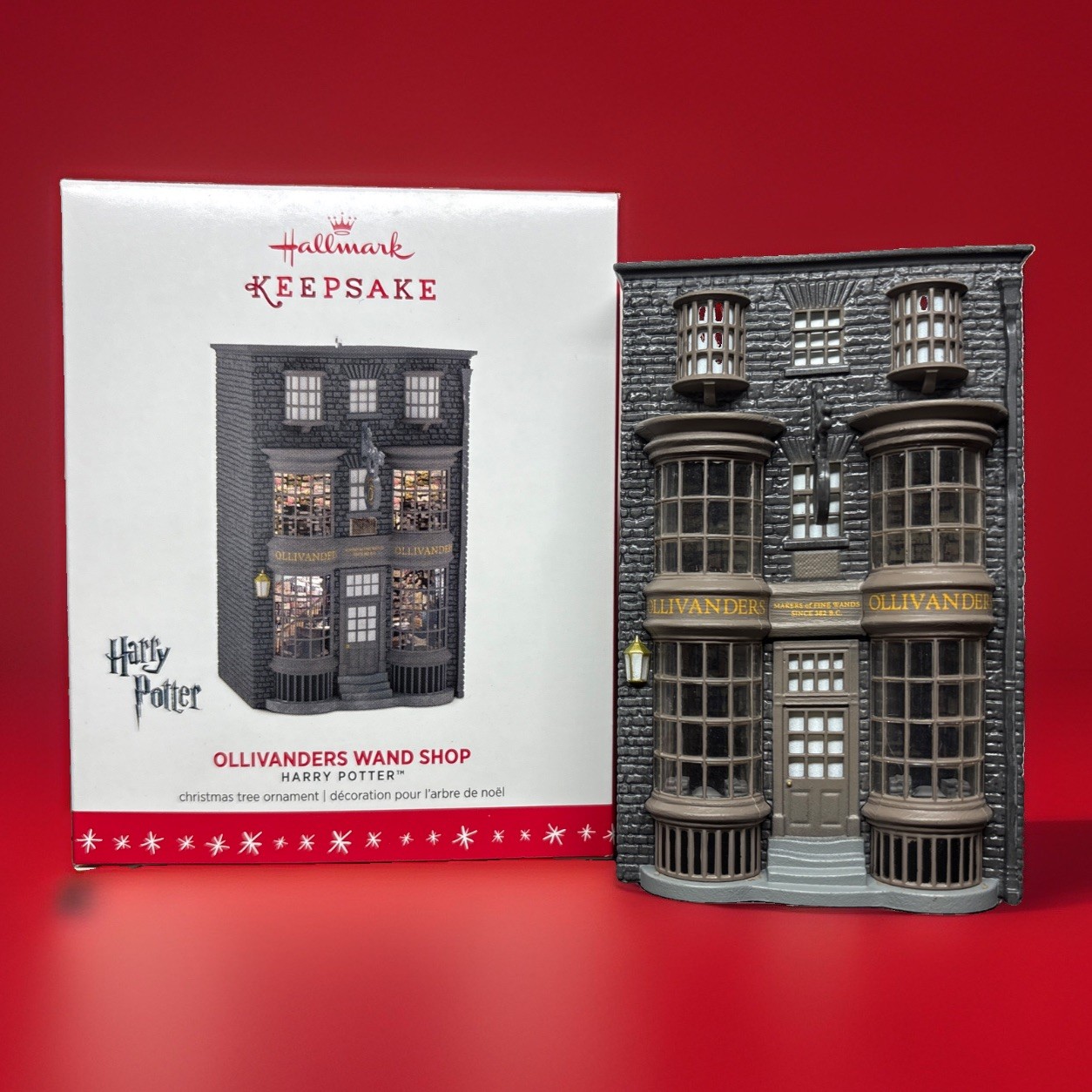2016 Hallmark Keepsake Ornament Ollivanders Wand Shop Harry Potter Magic Viewer